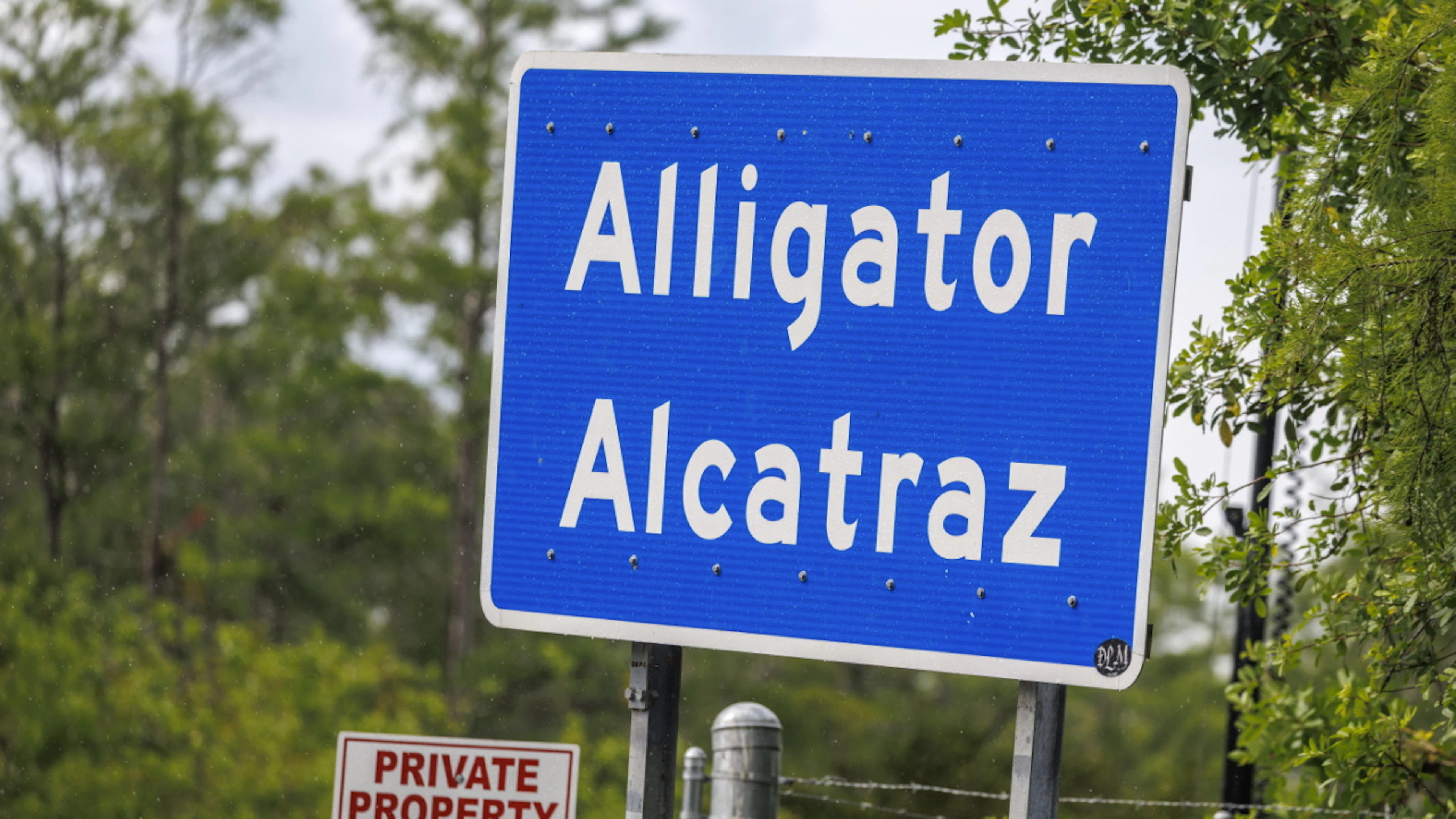 Le gouverneur de Floride a annoncé jeudi la fermeture du centre de rétention de migrants surnommé l'"Alcatraz des alligators», qui avait été ouvert en juin 2025 (archive).