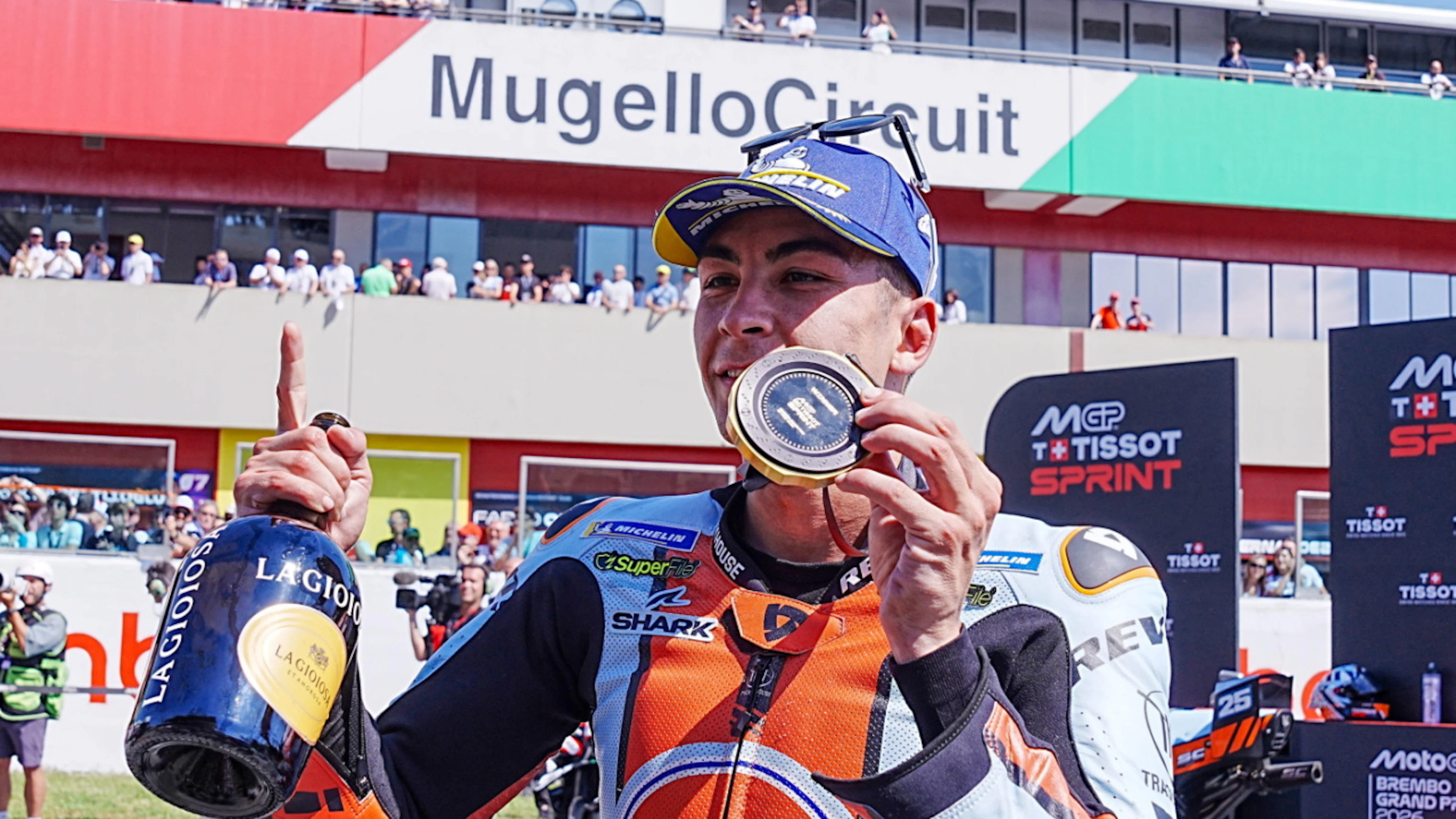 Raul Fernandez und Ogura dominieren im Sprint