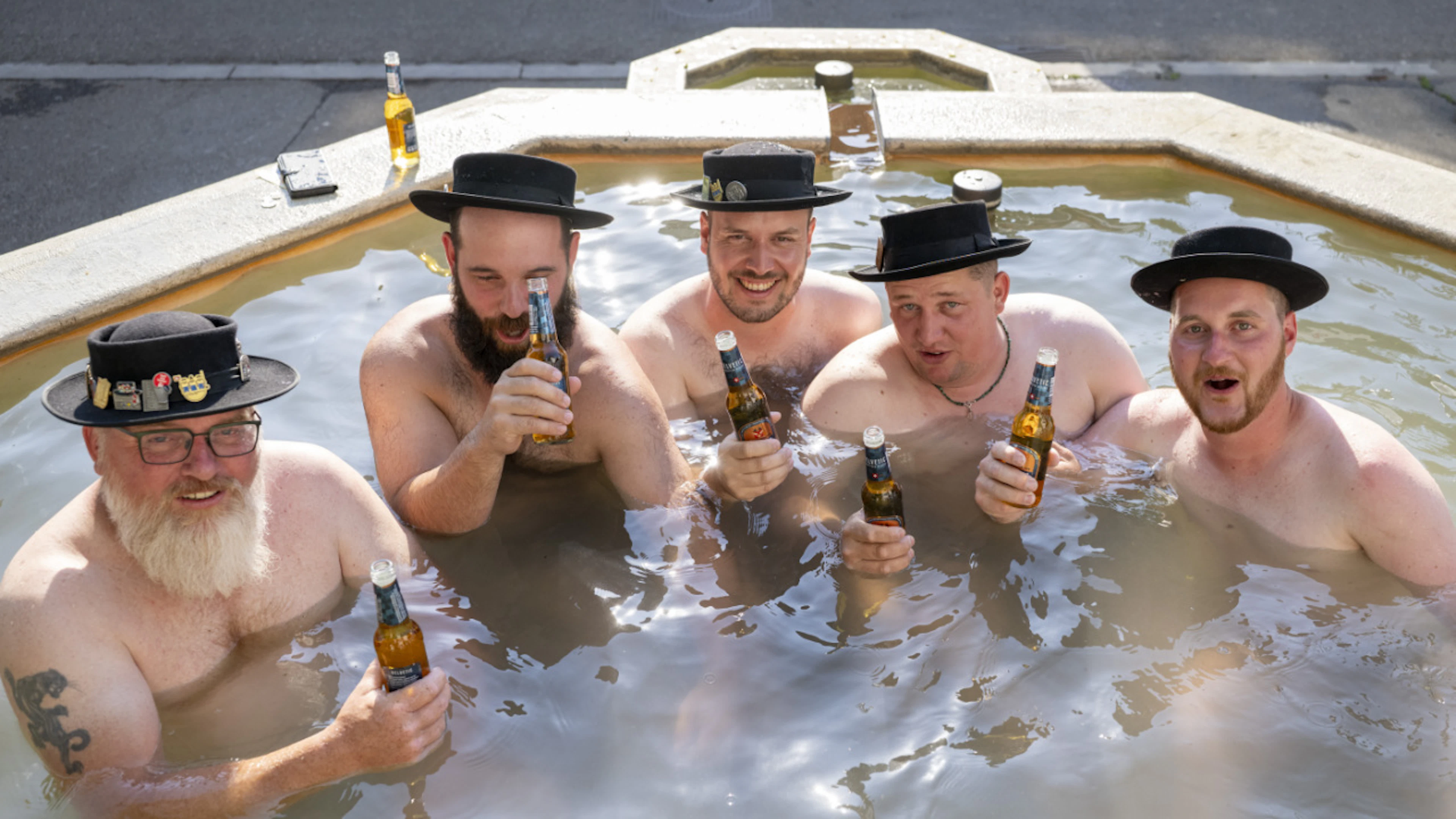 Brunnen als Proberaum: Jodlerfest in Basel trotzt der Hitze
