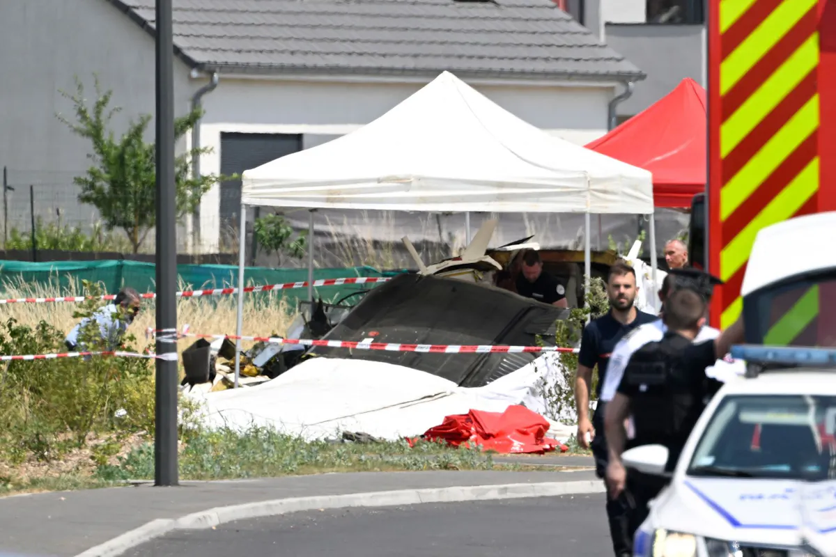 Elf Tote bei Flugzeugabsturz in Frankreich