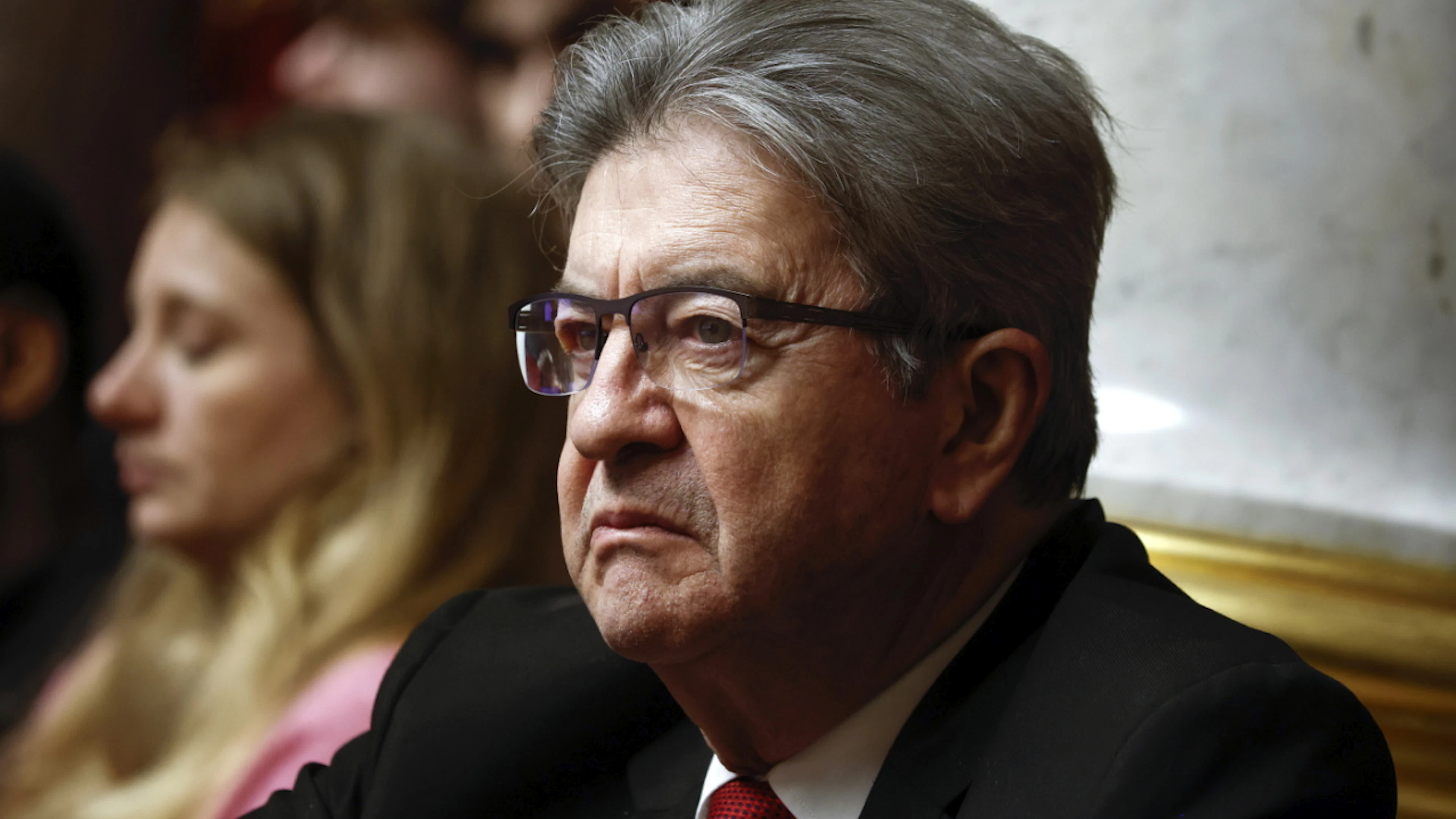 Le leader de LFI, Jean-Luc Mélenchon, est visé par une plainte pour apologie du terrorisme.