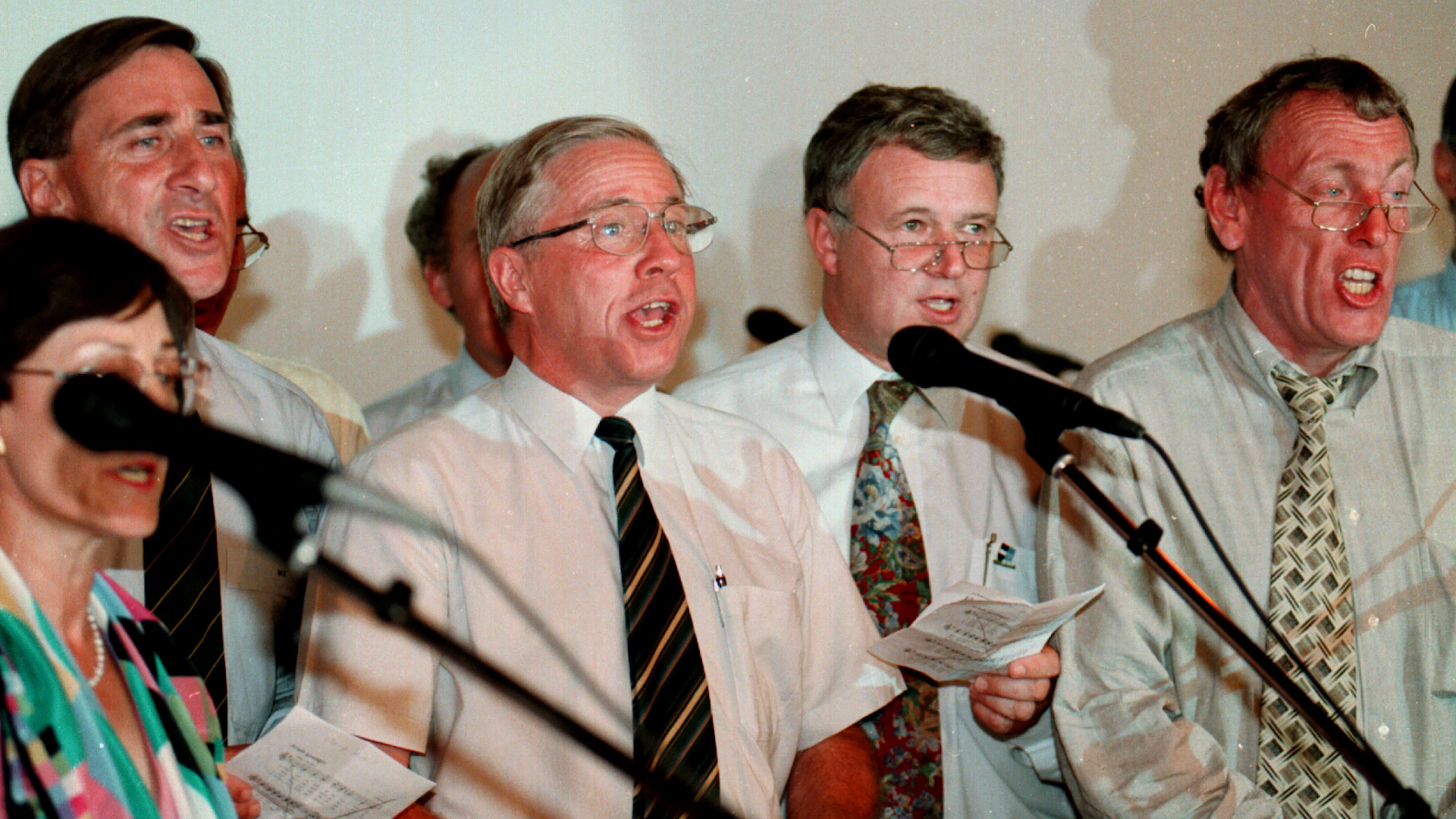 Christoph Blocher mit den SVP-Tenören beim Parteitag 1996 in Holziken. Kaum ein Bild zeigt besser, wie anders die Schweizer Politik damals manchmal wirkte.