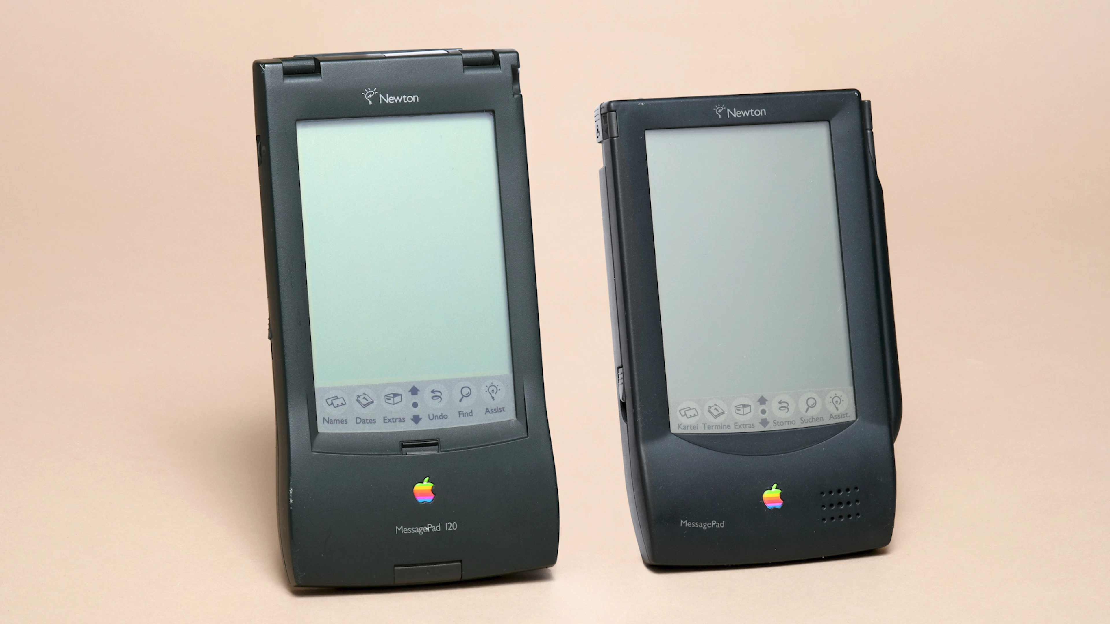 Der Newton soll Termine verwalten, Notizen erkennen und Informationen speichern. Was heute jedes Smartphone kann, gilt 1996 noch als technologische Revolution.
