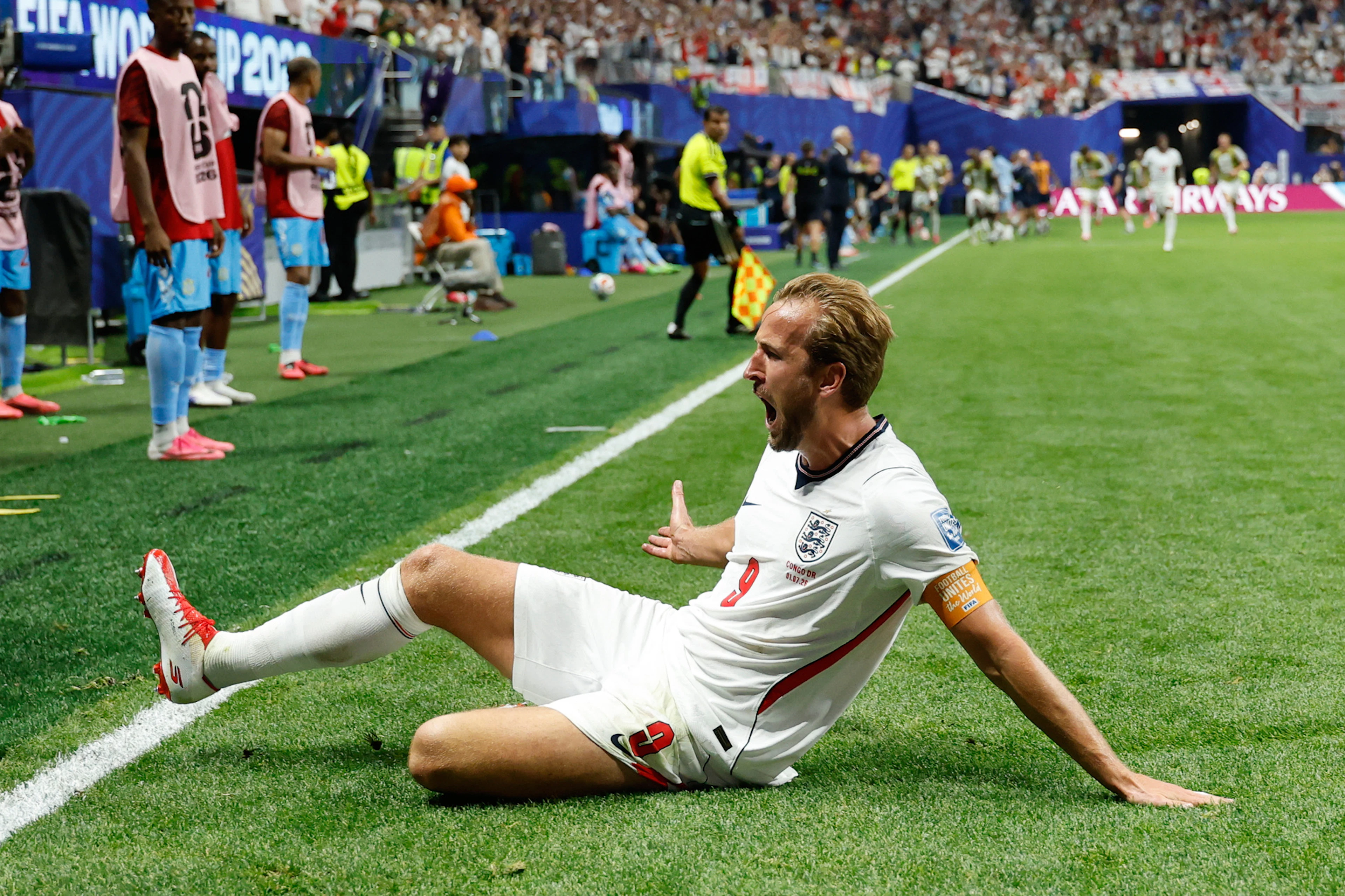 La doppietta di Harry Kane porta l'Inghilterra agli ottavi di finale.