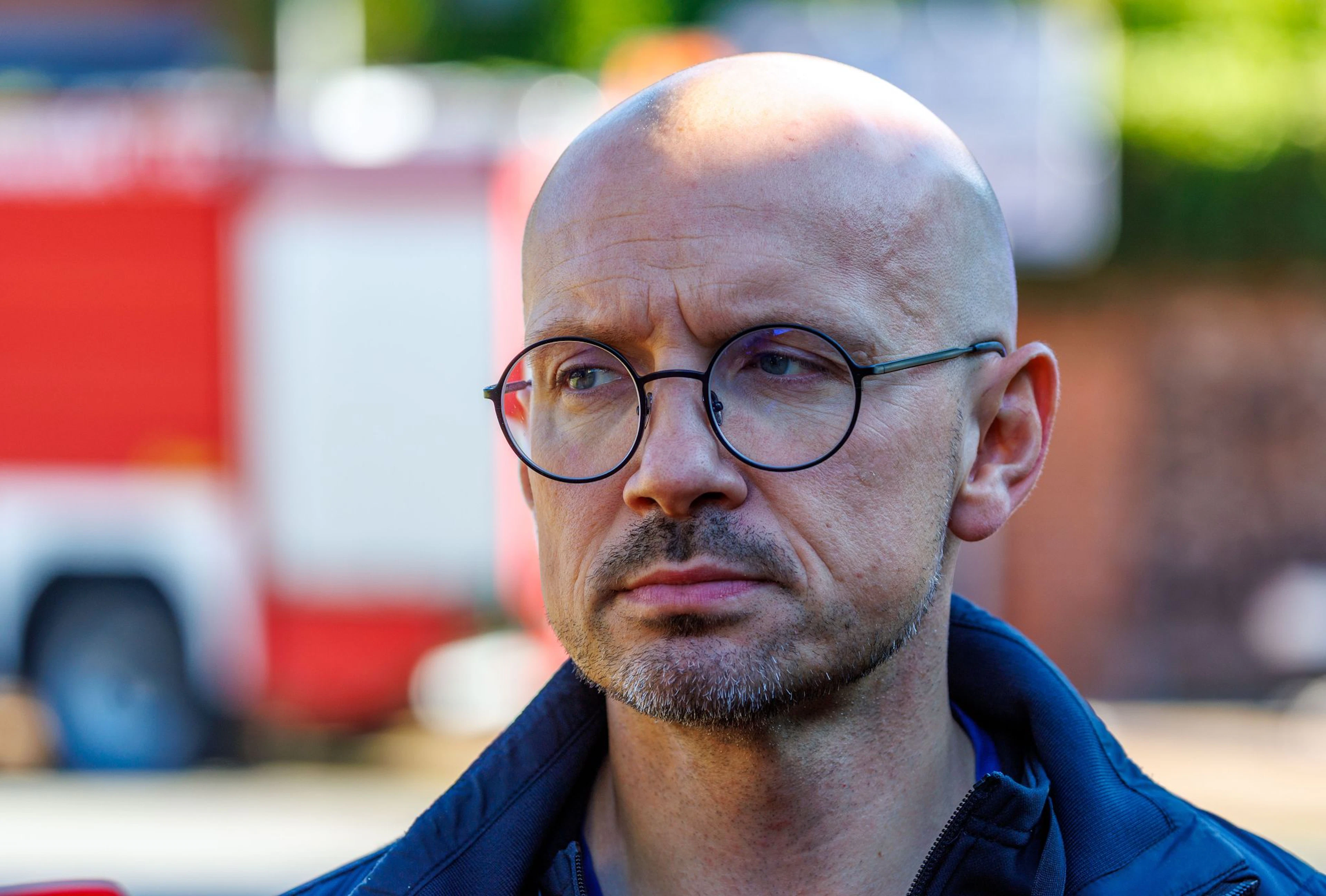 Stefan Sternberg (SPD), Landrat des Kreises Ludwigslust-Parchim, kündigte ein Notdach für die Klinik innerhalb von 24 Stunden an.