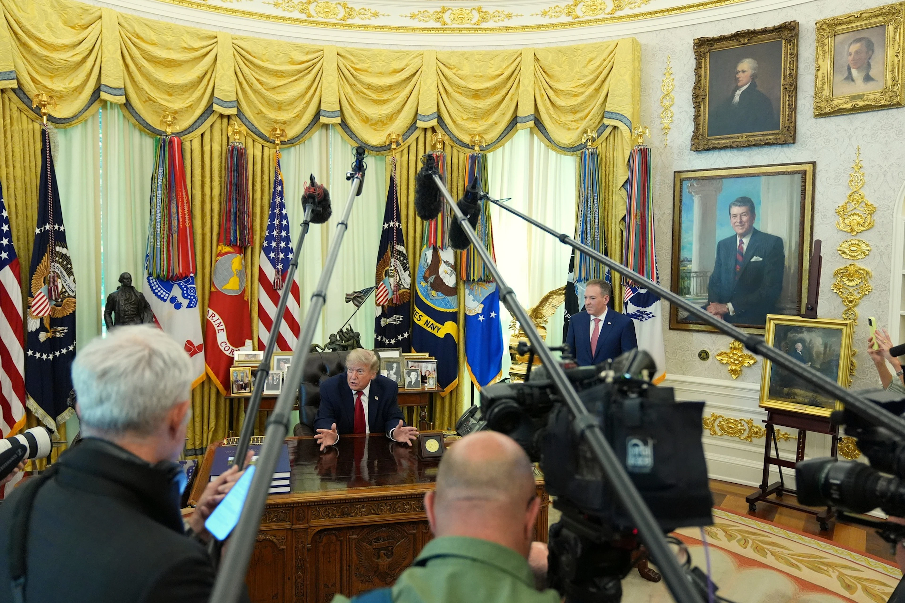Trump nello Studio Ovale dorato: cosa avrebbero detto al riguardo i Padri Fondatori?