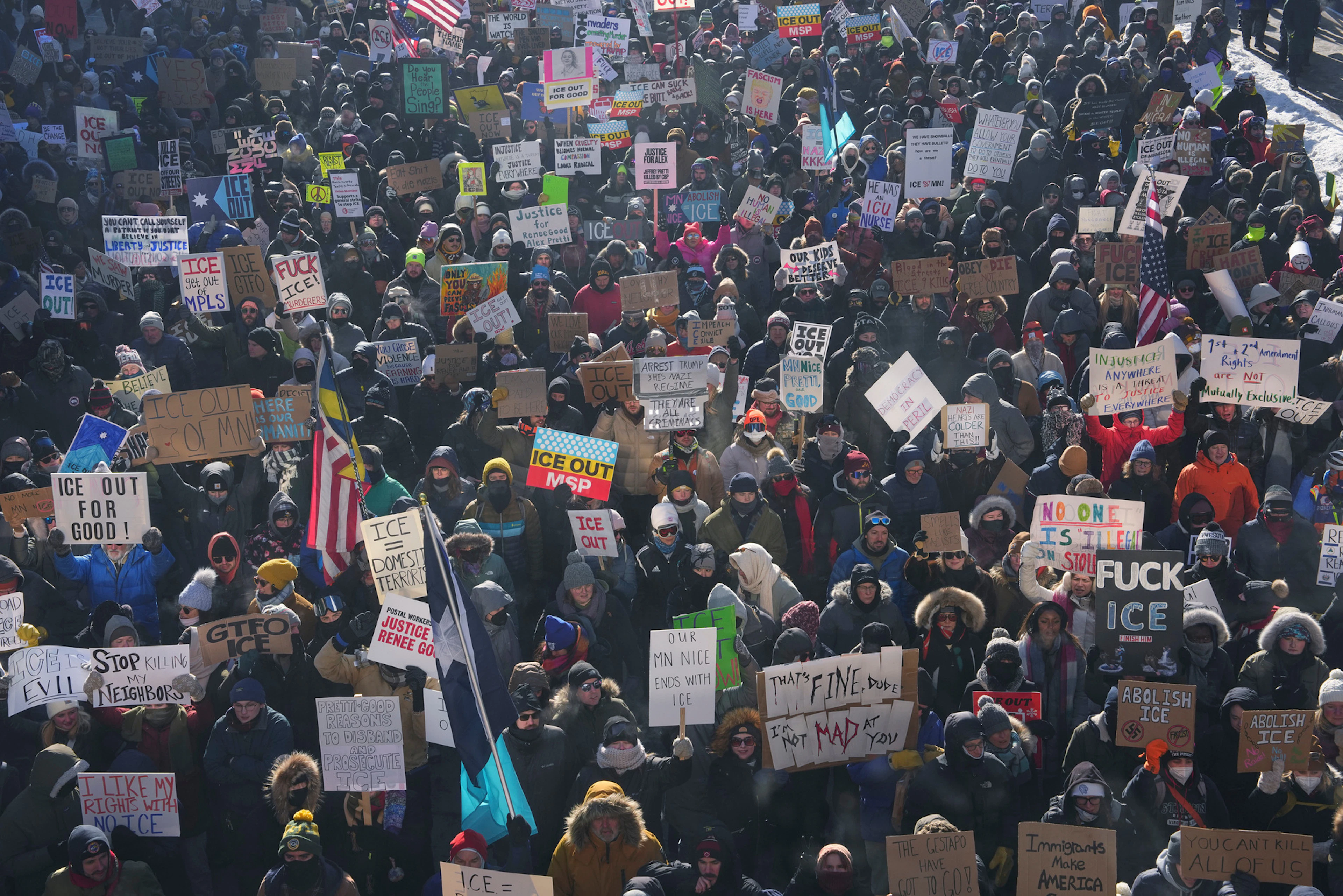 Proteste contro l'ICE il 24 gennaio a Minneapolis, nel Minnesota.