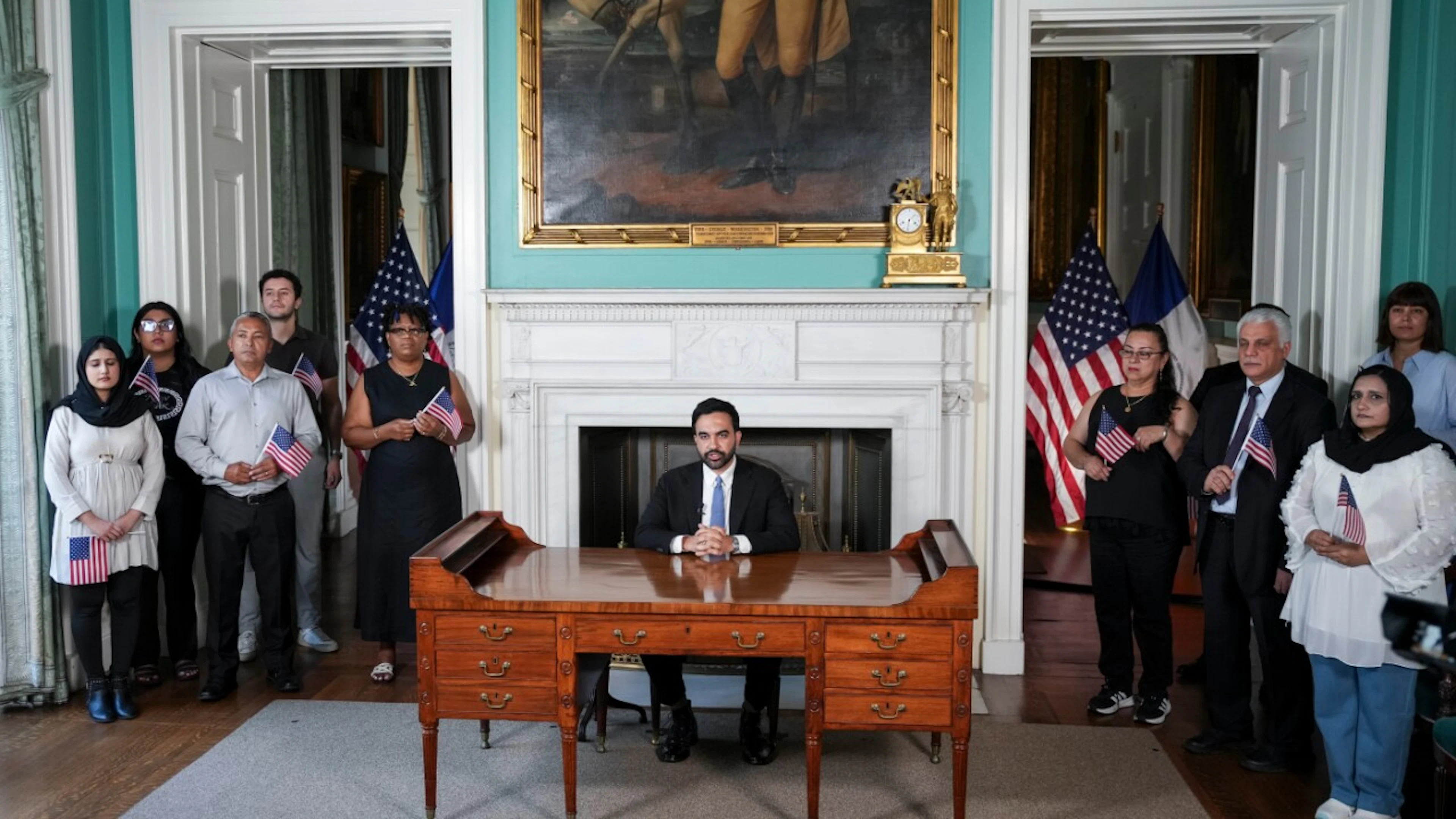 Der New Yorker Bürgermeister Zohran Mamdani hält im Rathaus von New York eine Rede anlässlich des 250. Jahrestags der Gründung der Vereinigten Staaten. Foto: Anna Connors/Pool The New York Times/AP/dpa