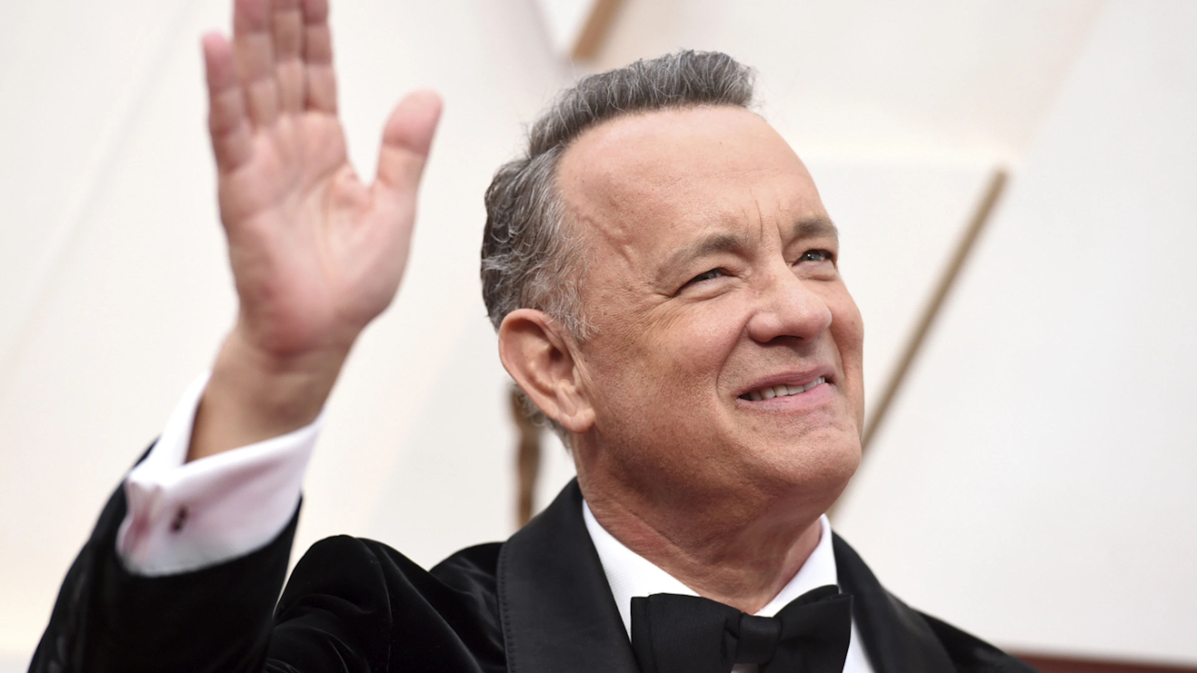 ARCHIV – Tom Hanks, US-Schauspieler, kommt zur 92. Verleihung der Academy Awards ins Dolby Theatre. Foto: Jordan Strauss/Invision/AP/dpa