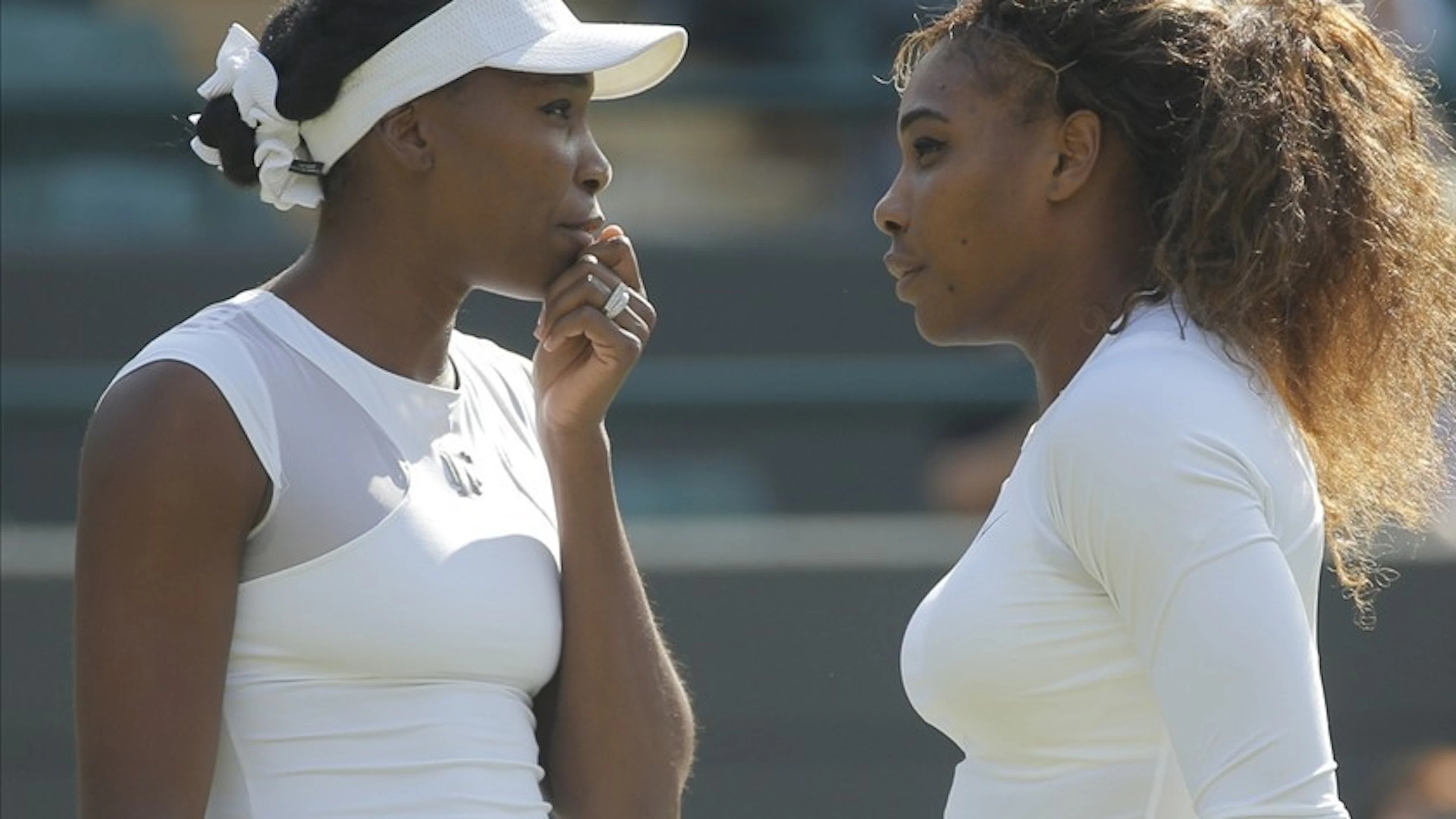 Le tanto attese sorelle Williams non scendono nemmeno in campo a Wimbledon. Ecco perché