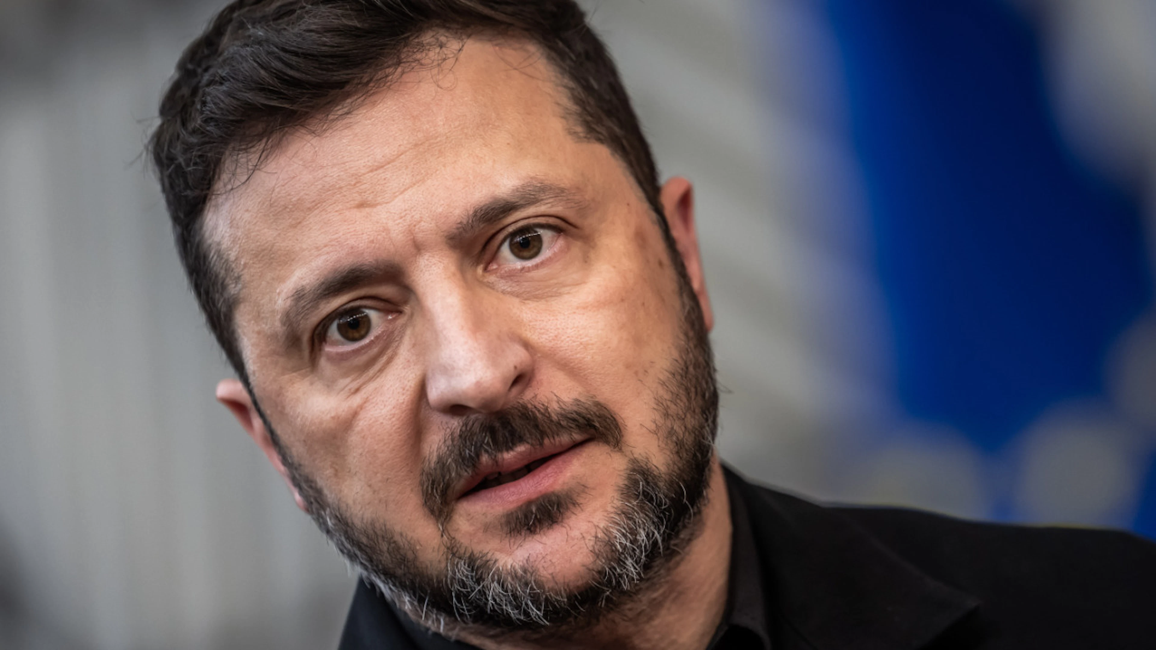 ARCHIV – Wolodymyr Selenskyj, Präsident der Ukraine, kommt zum EU-Gipfel, dem Treffen der Staats- und Regierungschefs der Europäischen Union. Foto: Michael Kappeler/dpa