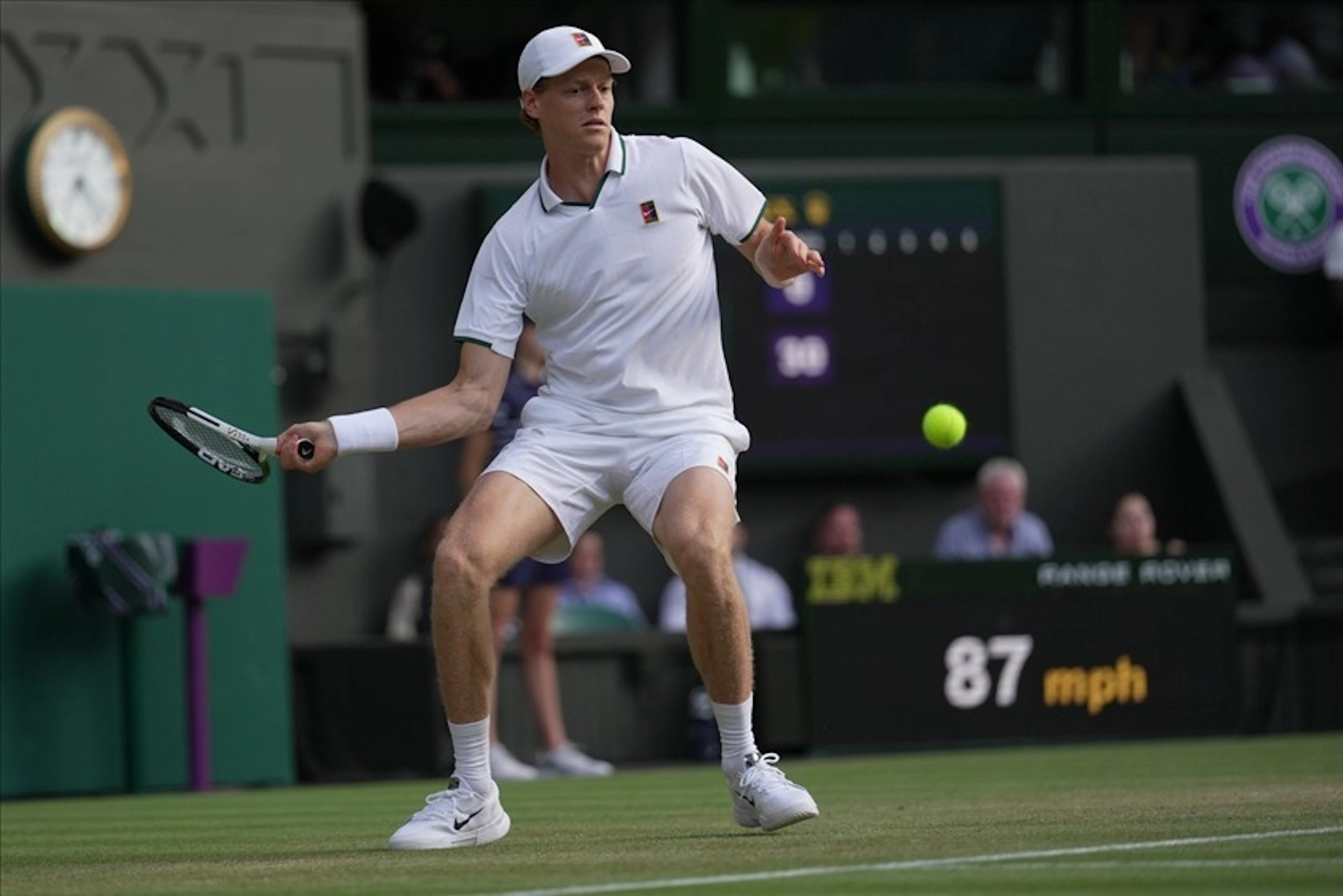Sinner e Djokovic ai quarti