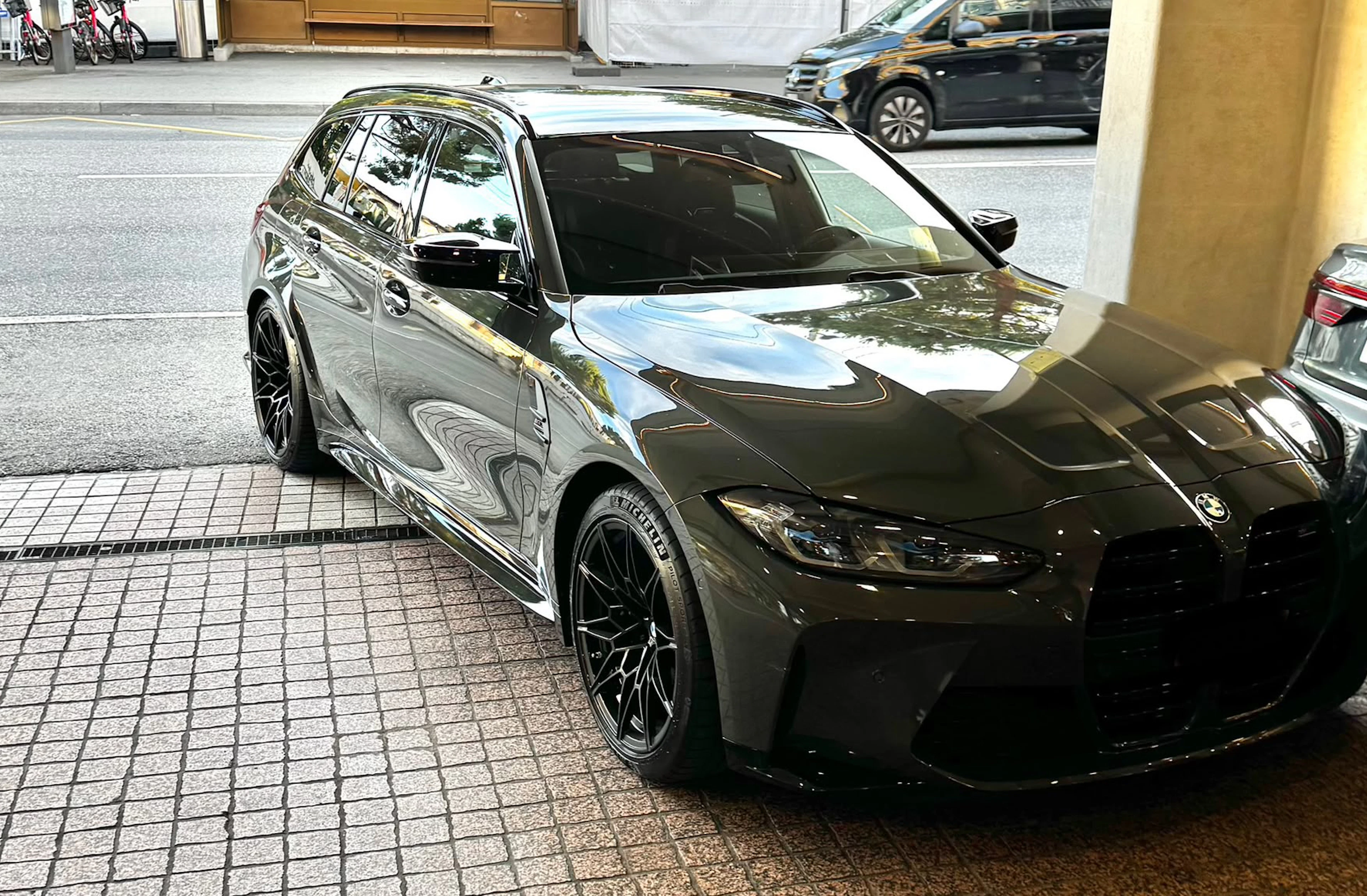 Noch ein schneller Chlapf – ein BMW.