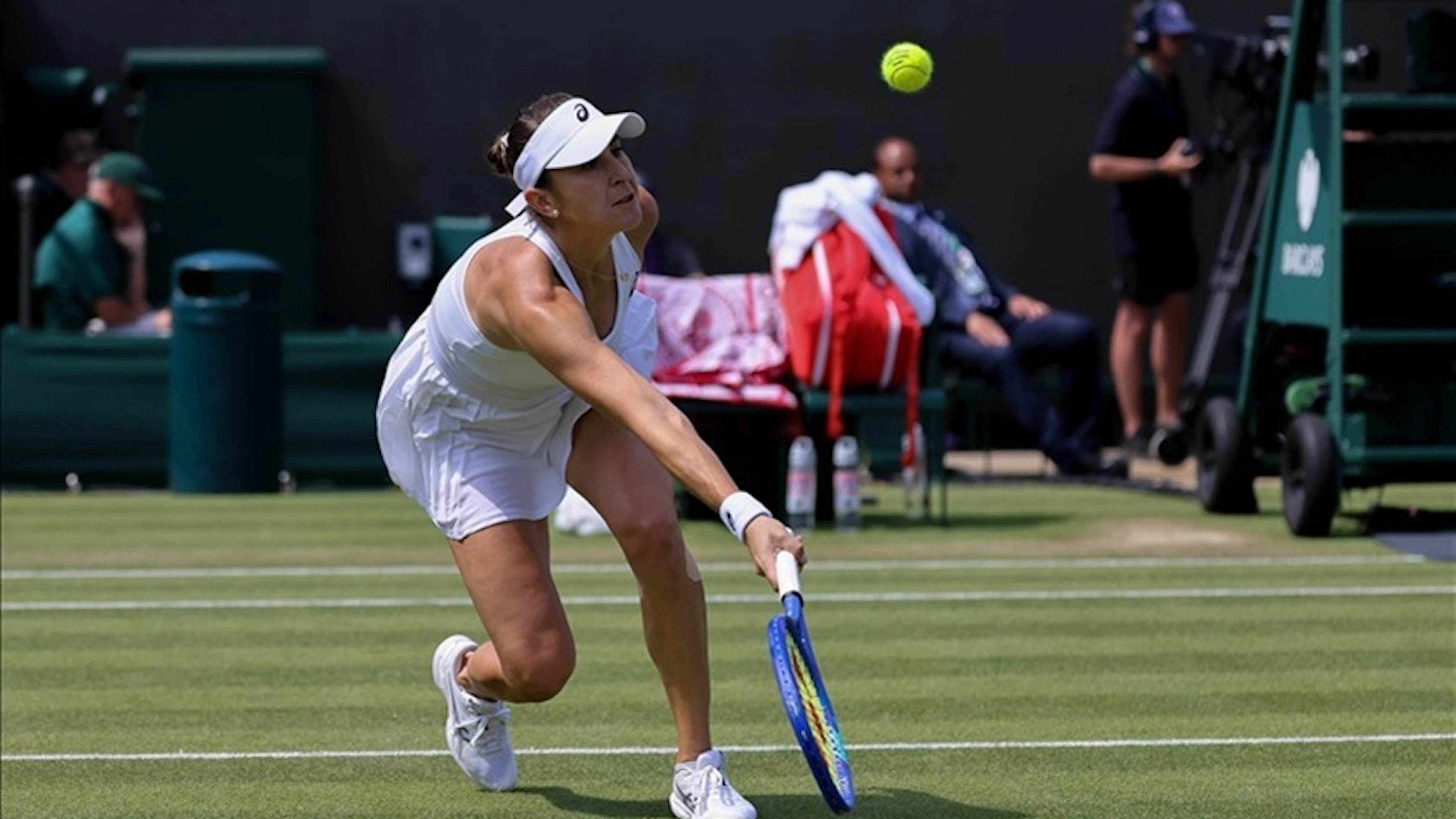 Grande rimonta nel primo set di Bencic, che però saluta Wimbledon, battuta da Gauff