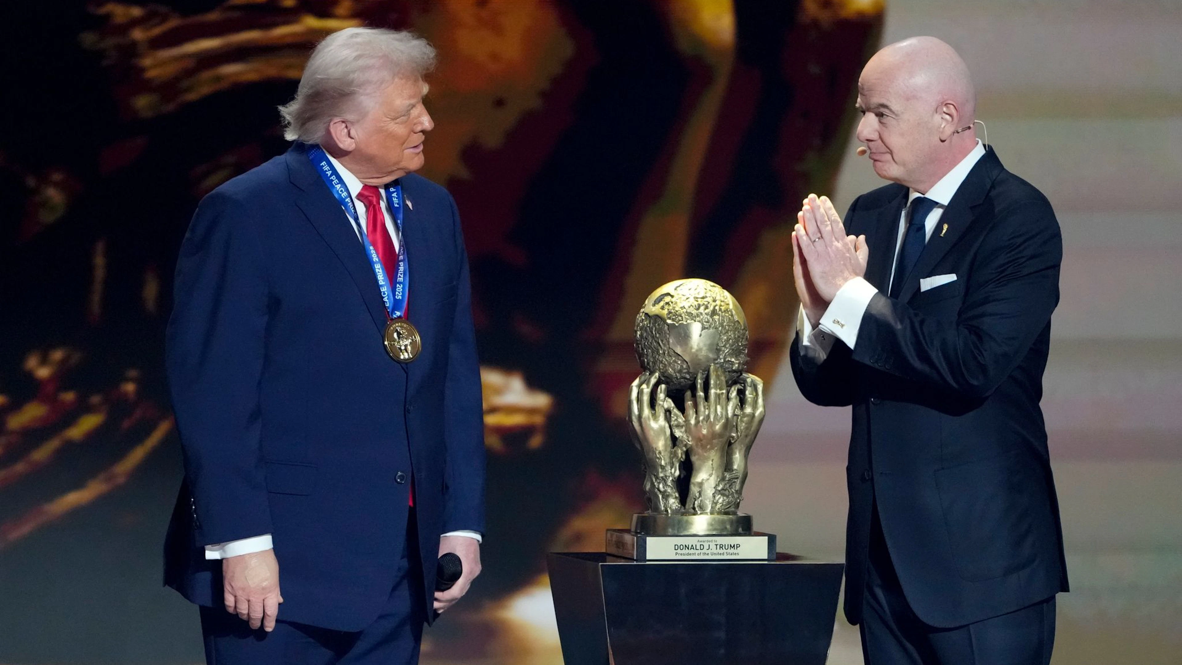 Was lief da zwischen US-Präsident Trump und FIFA-Präsident Infantino?