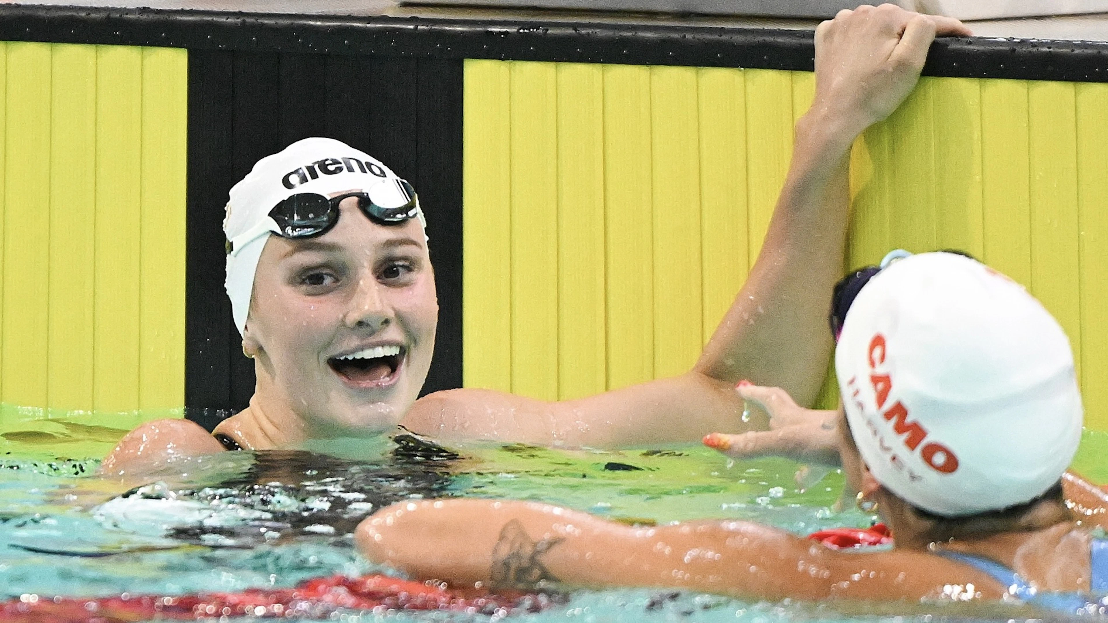 Summer McIntosh a battu dimanche le plus vieux record du monde de la natation féminine.