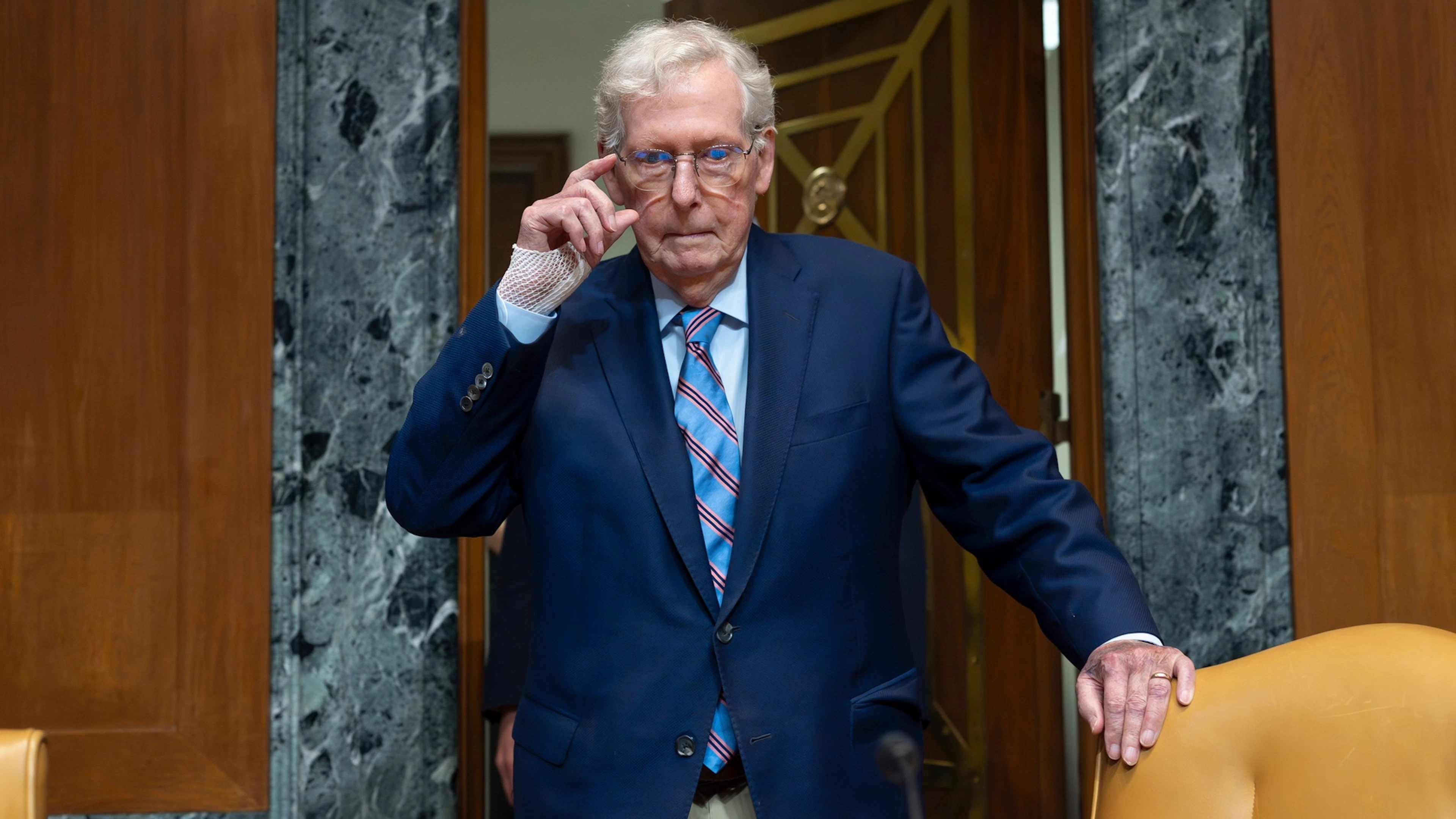 Am 19. Mai 2026 wurde McConnell im Parlament fotografiert.