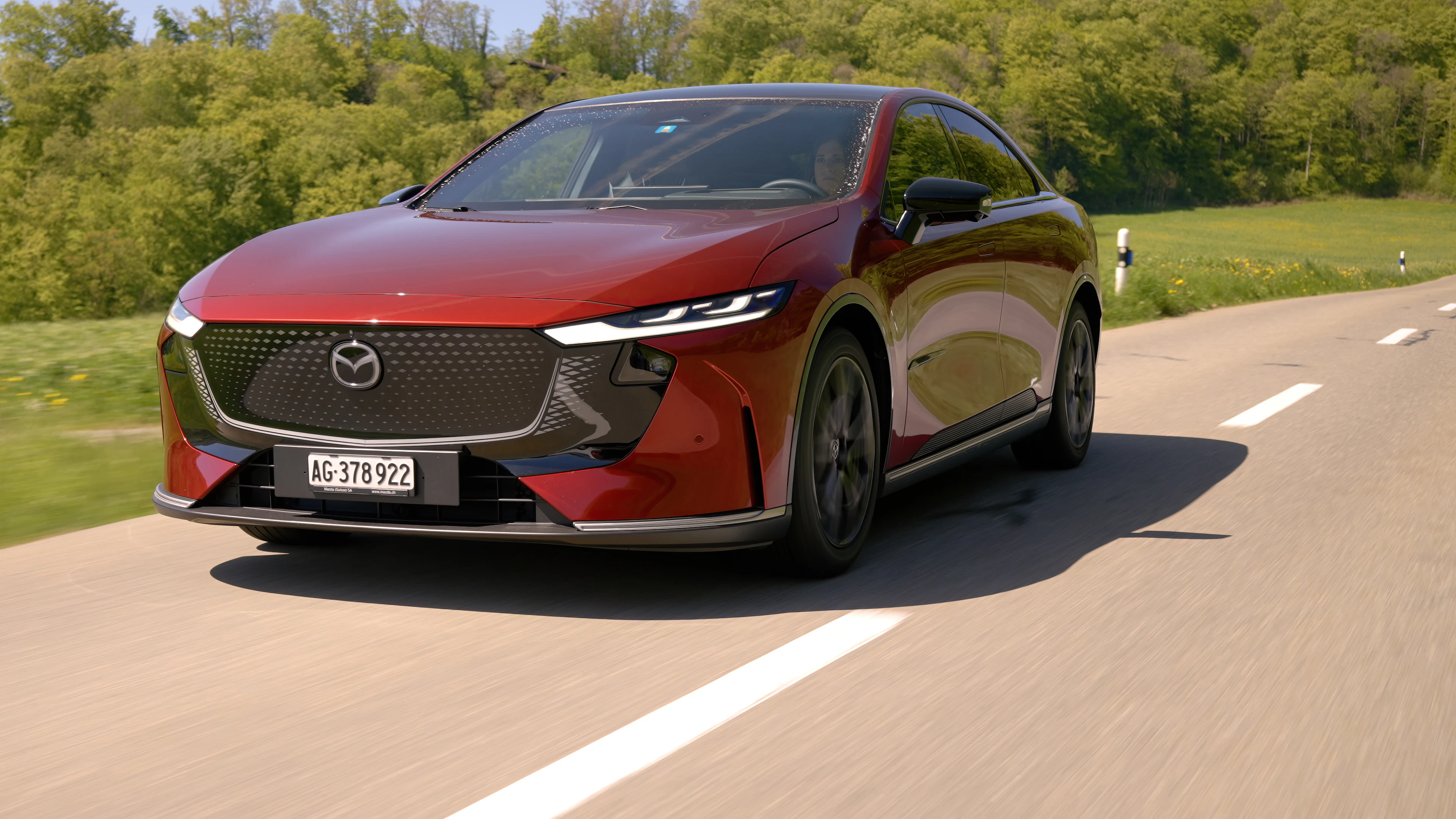 165 kW Leistung und 480 km WLTP-Reichweite, für Cyndie machen diese Daten Sinn.