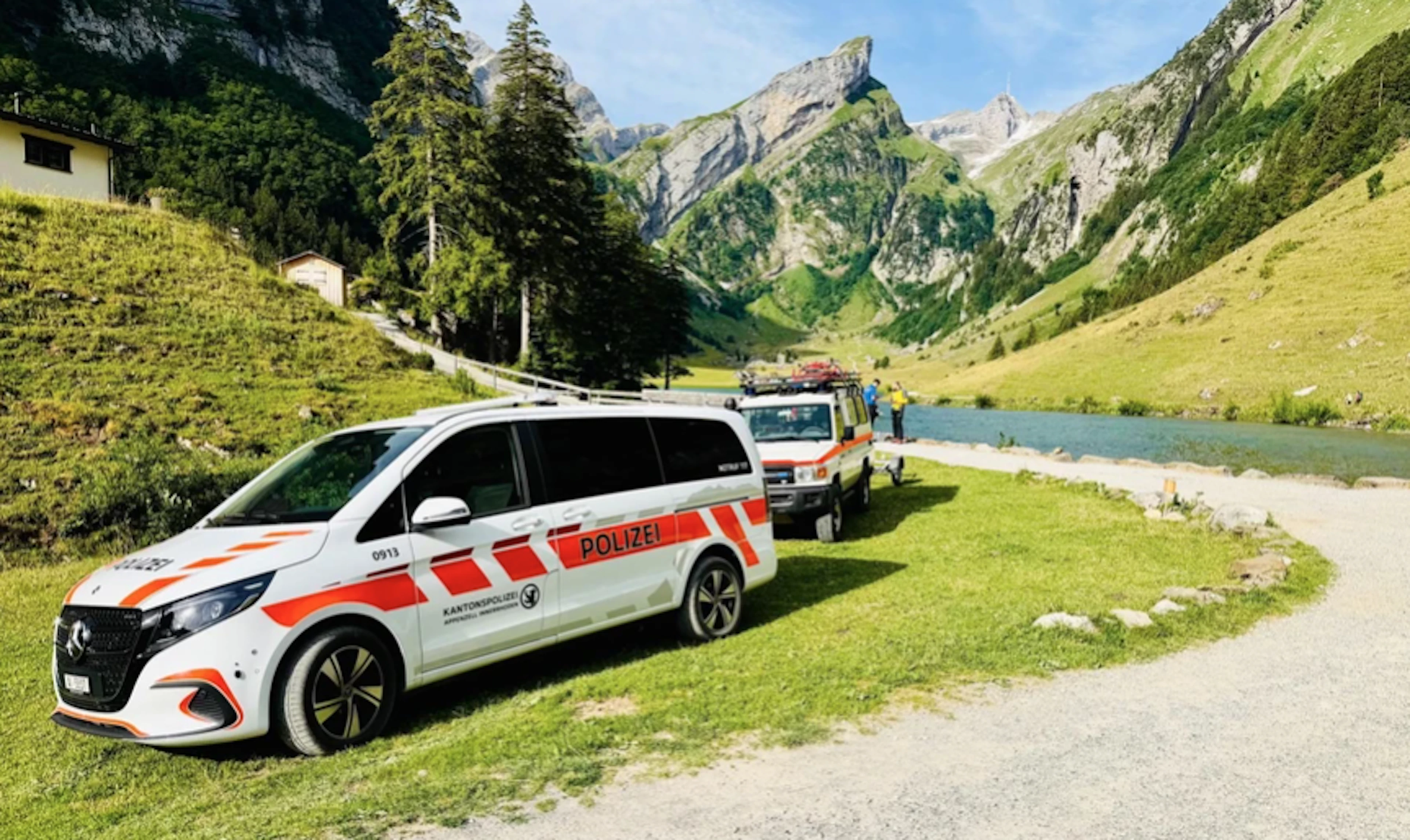 Noch immer wird nach dem Verunfallten gesucht.