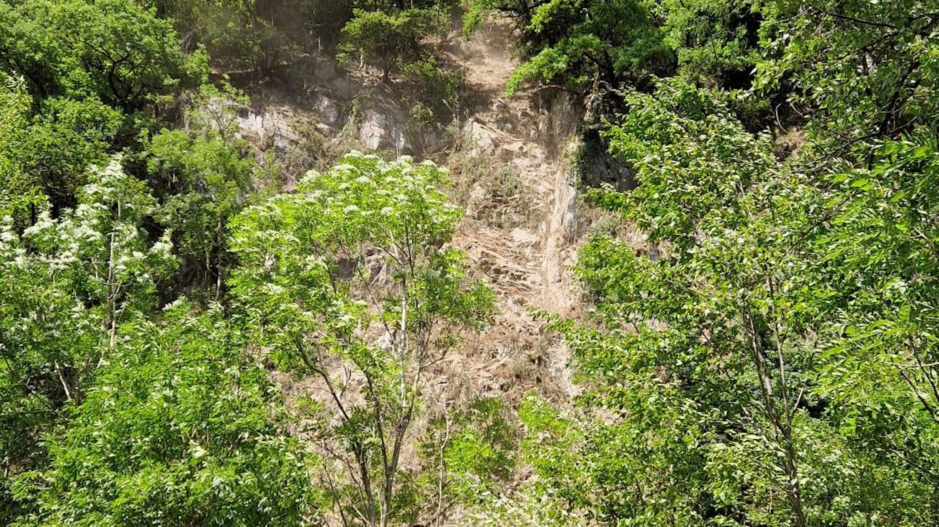 Frana vicino alla chiesa Madonna della Valle di Sementina