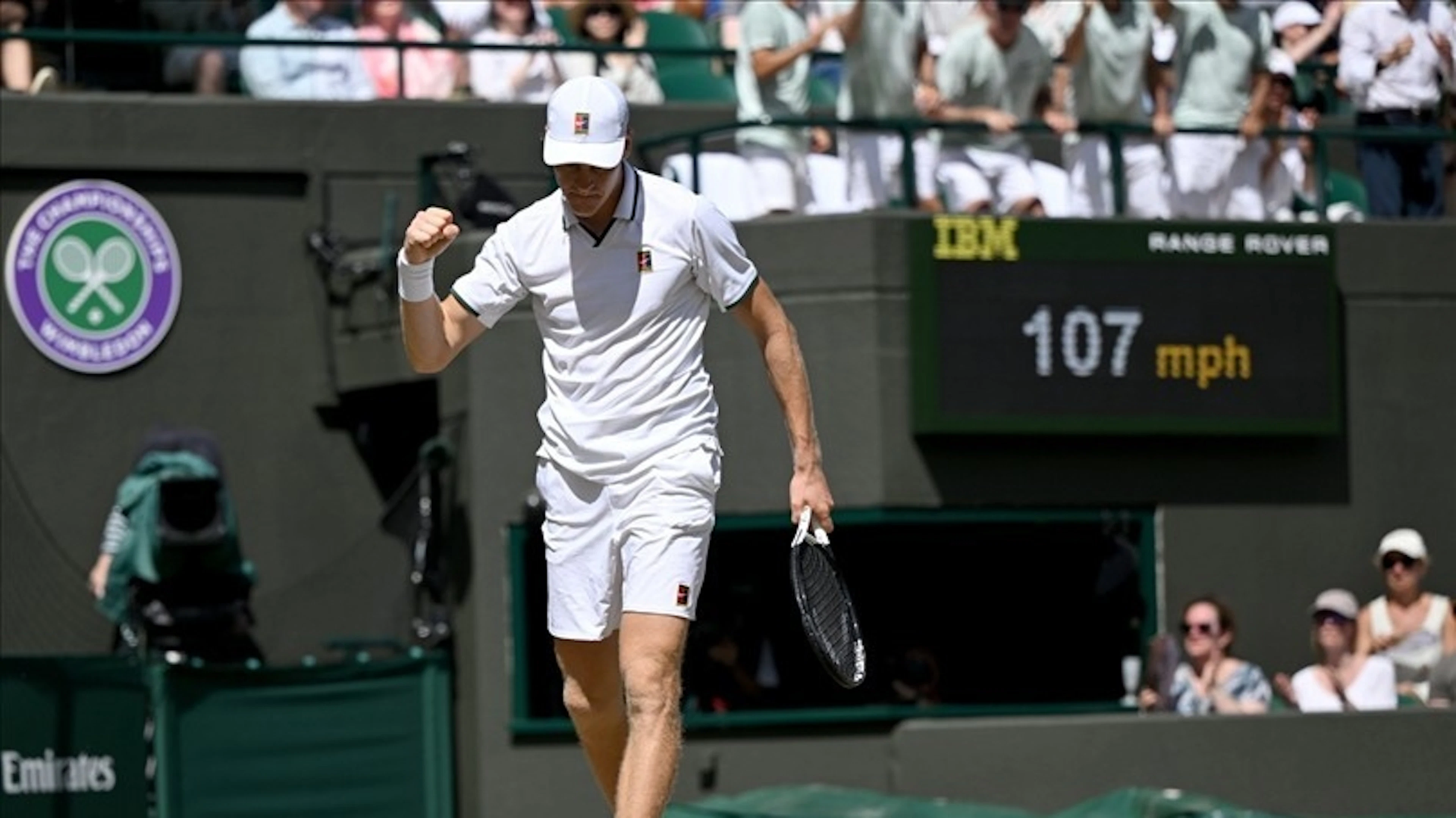 Sinner avanza in tre set e stacca il pass per le semifinali a Wimbledon