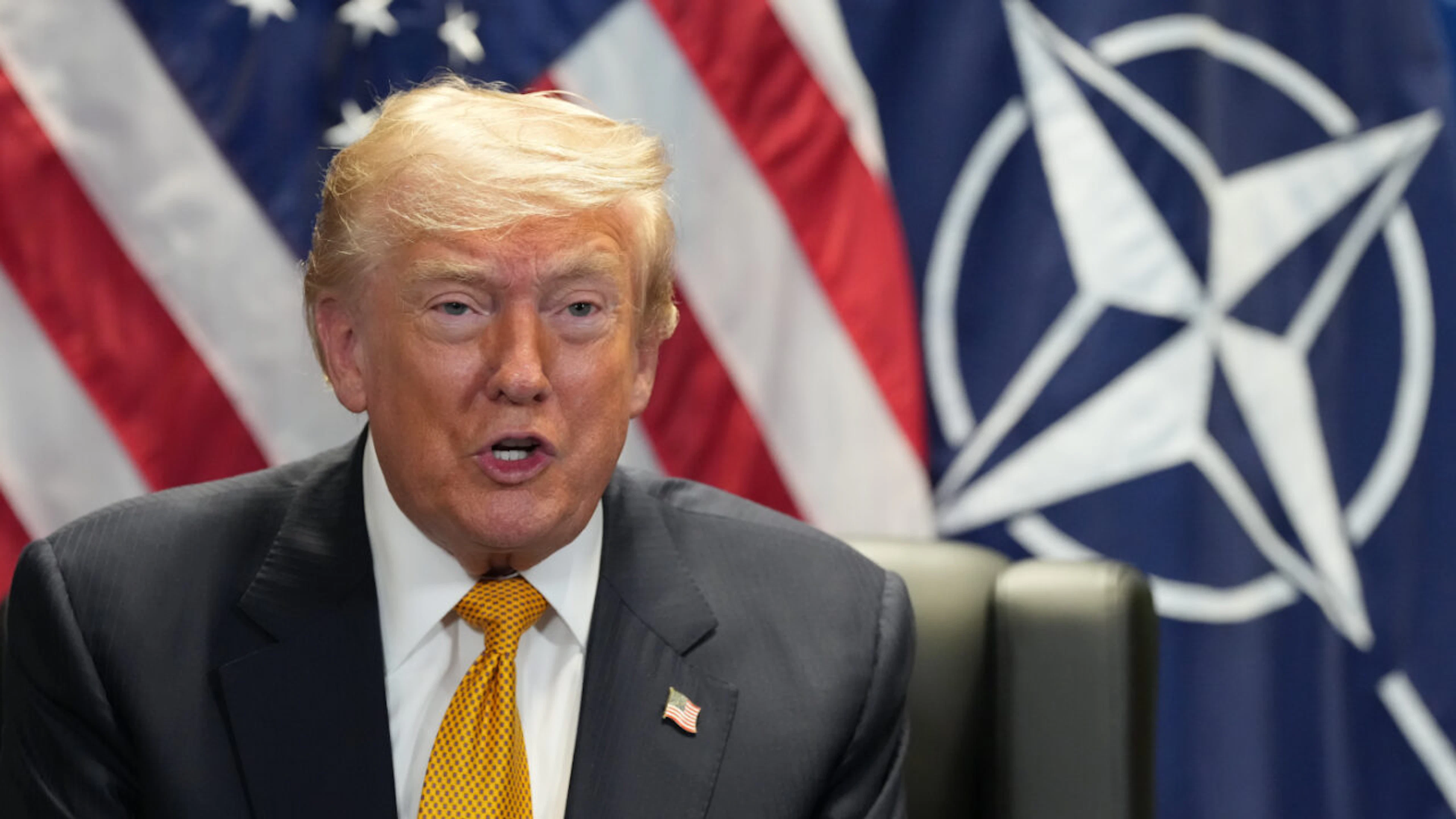 US-Präsident Donald Trump trifft sich am Rande des Nato-Treffens im Präsidentenpalastkomplex Bestepe in Ankara mit Nato-Generalsekretär Rutte. Foto: Alex Brandon/AP/dpa