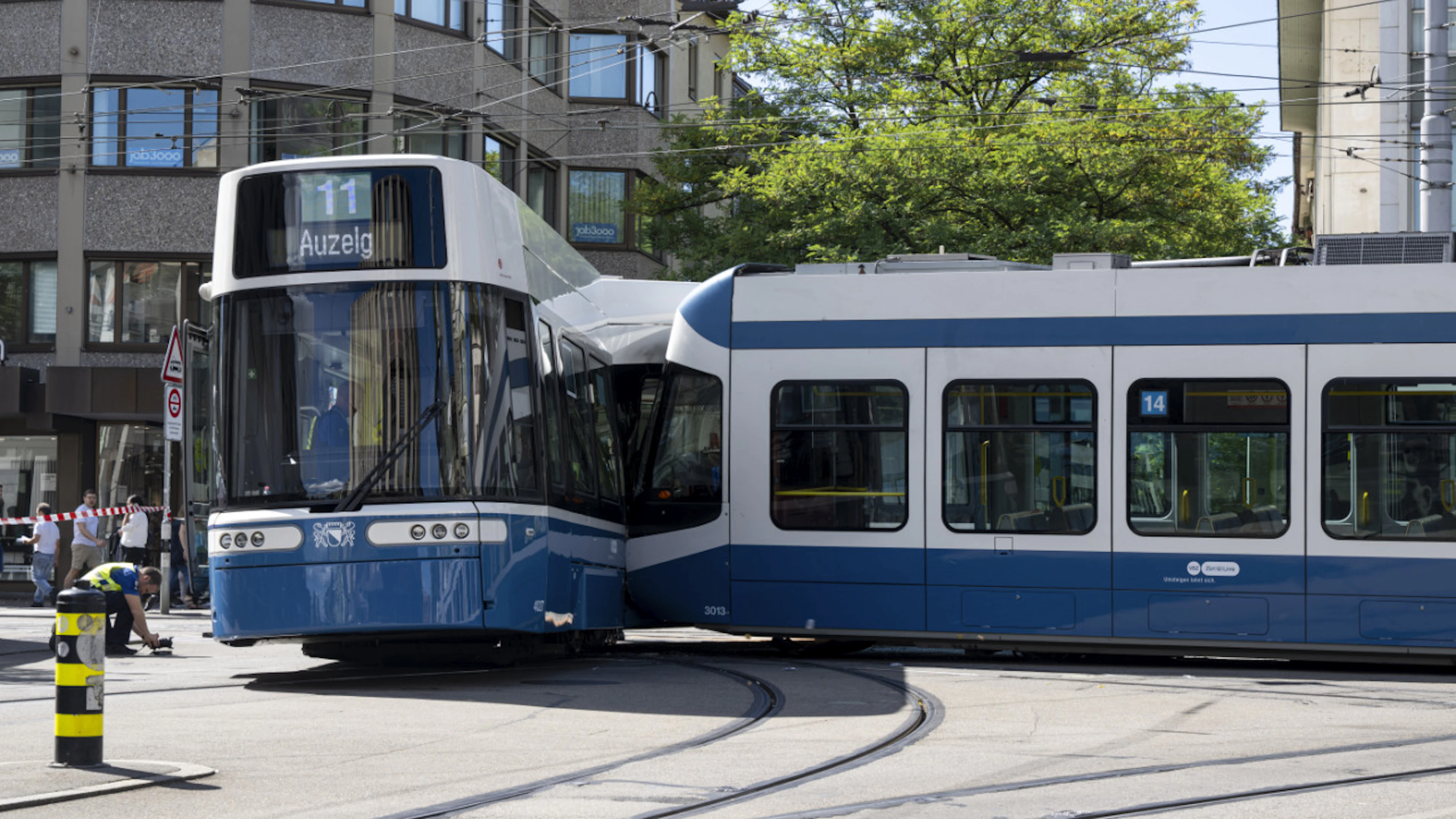 Scontro tra due tram a Zurigo, è stato un problema medico del tranviere