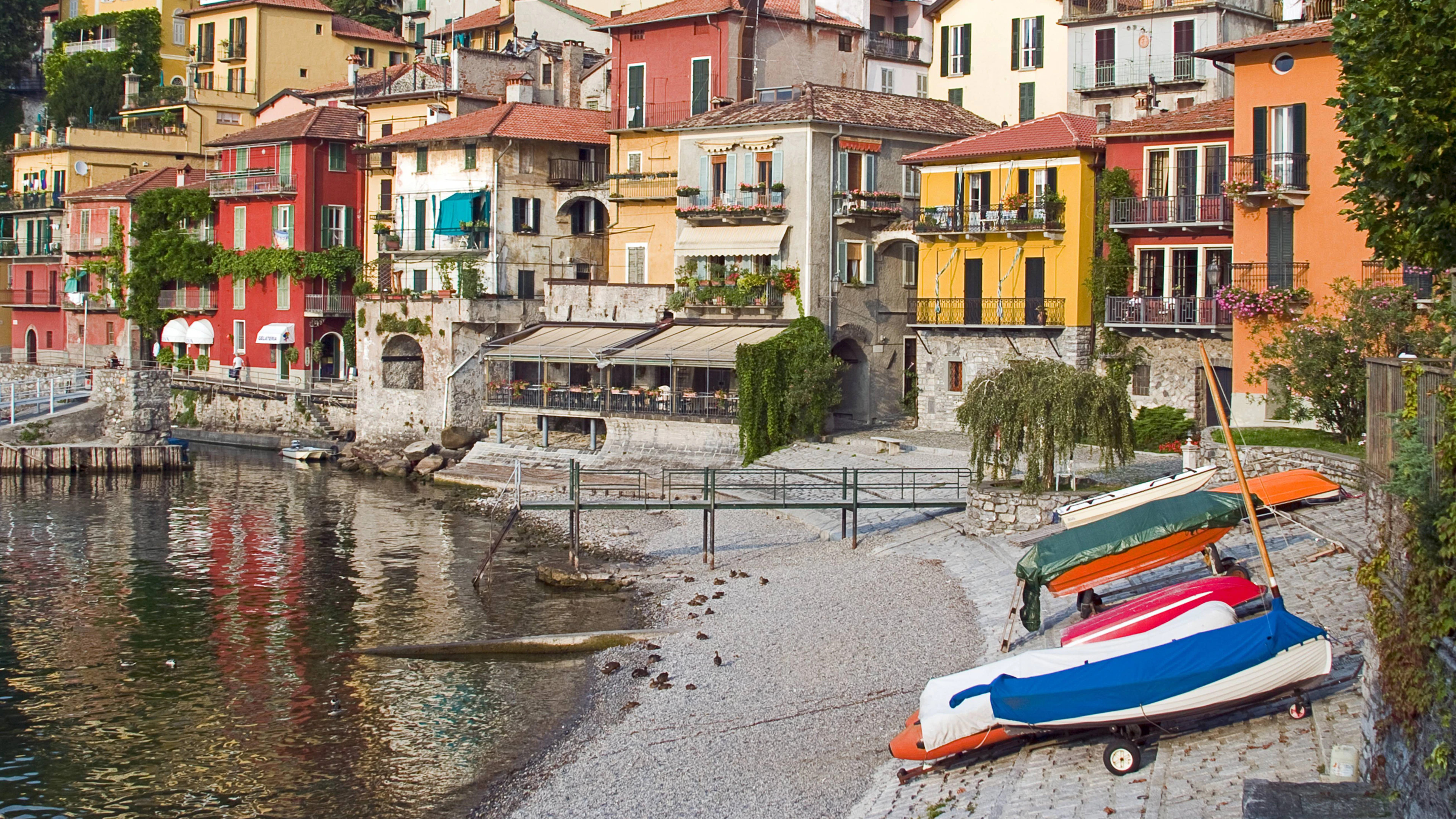 Varenna est une destination très prisée en raison de son emplacement au bord du lac de Côme.