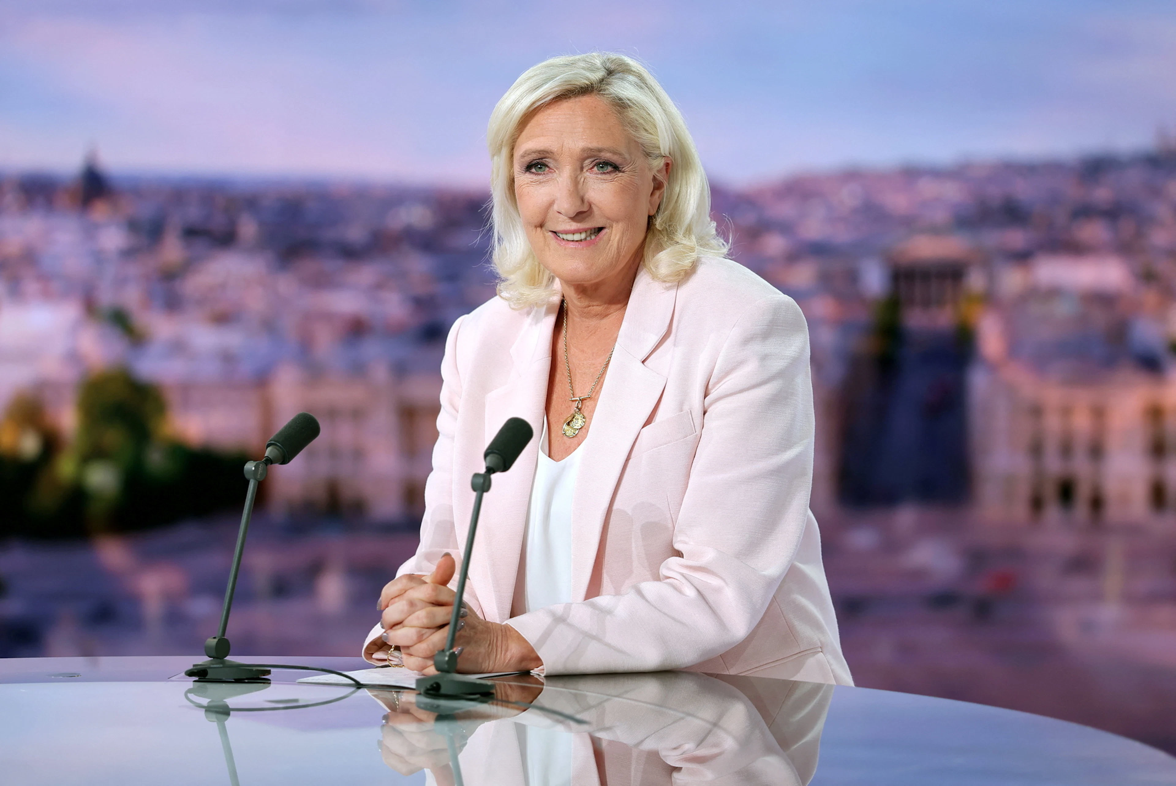 La réduction de son inéligibilité à 45 mois, dont 30 avec sursis, lui permet de se porter candidate.