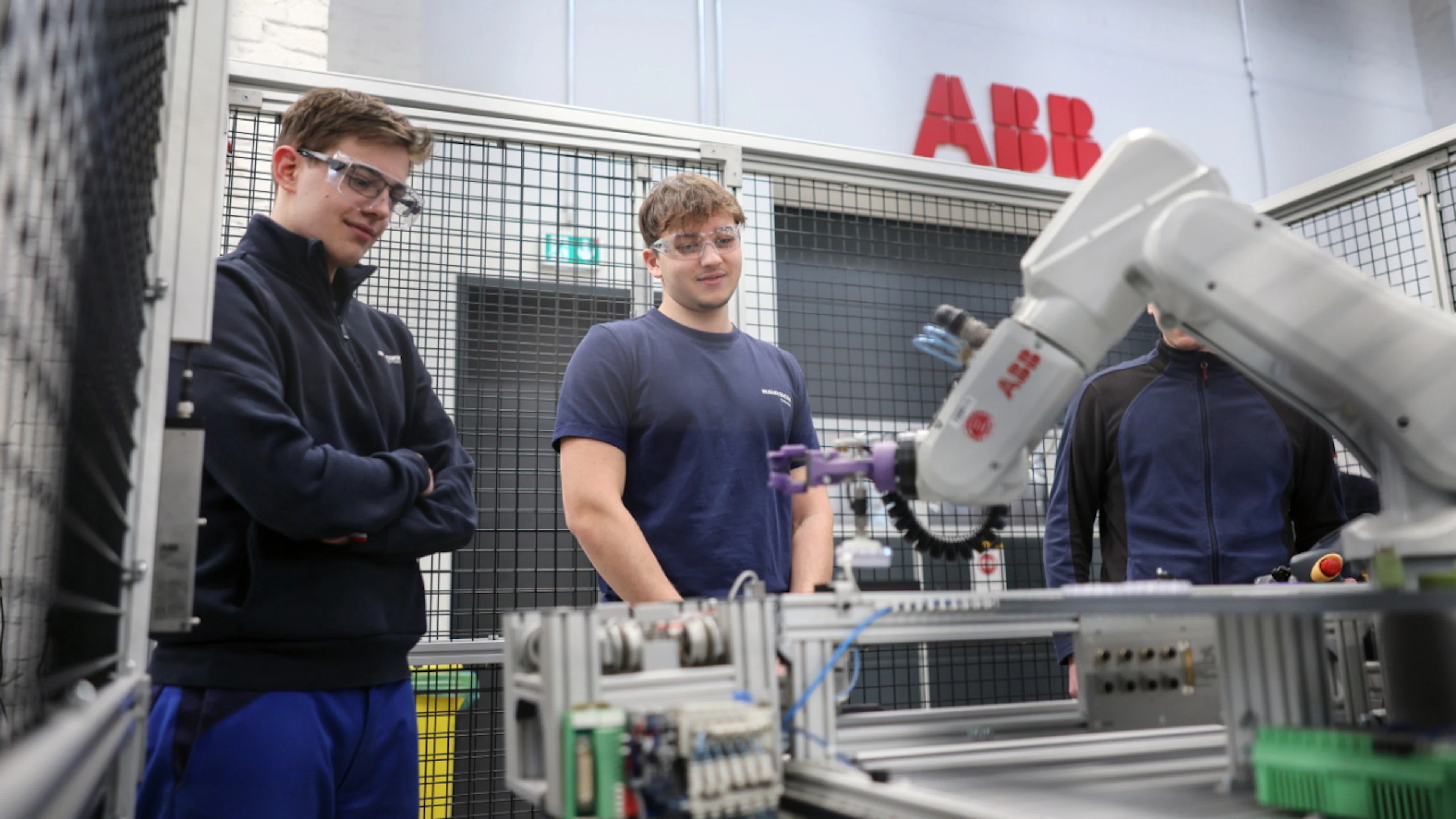 ABB et Roche élèveront ensemble des robots de laboratoire