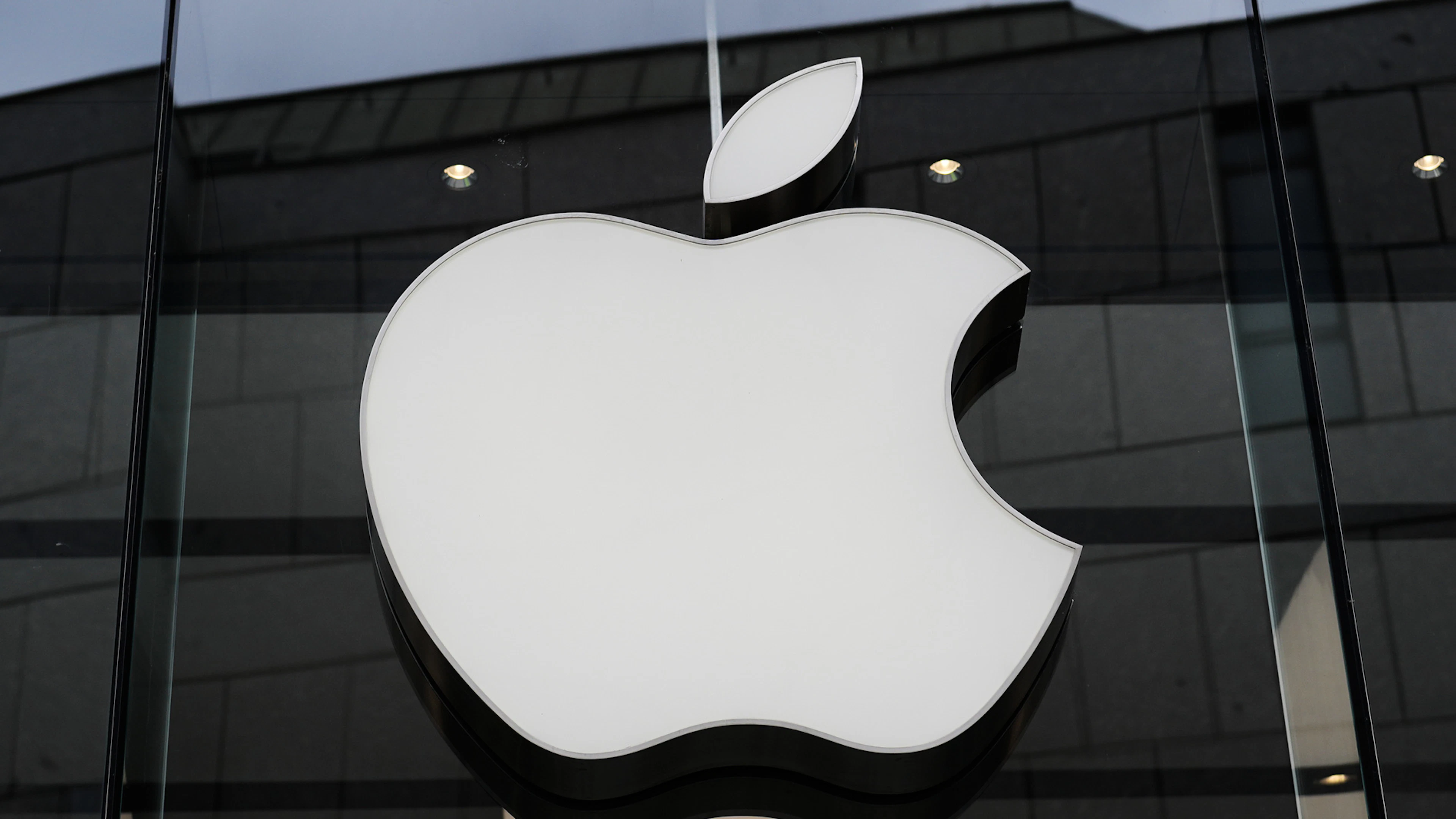 Apple n'a pas cependant perdu tout espoir. La justice européenne examine en effet un autre recours du groupe, concernant les obligations d'interopérabilité d'iOS.