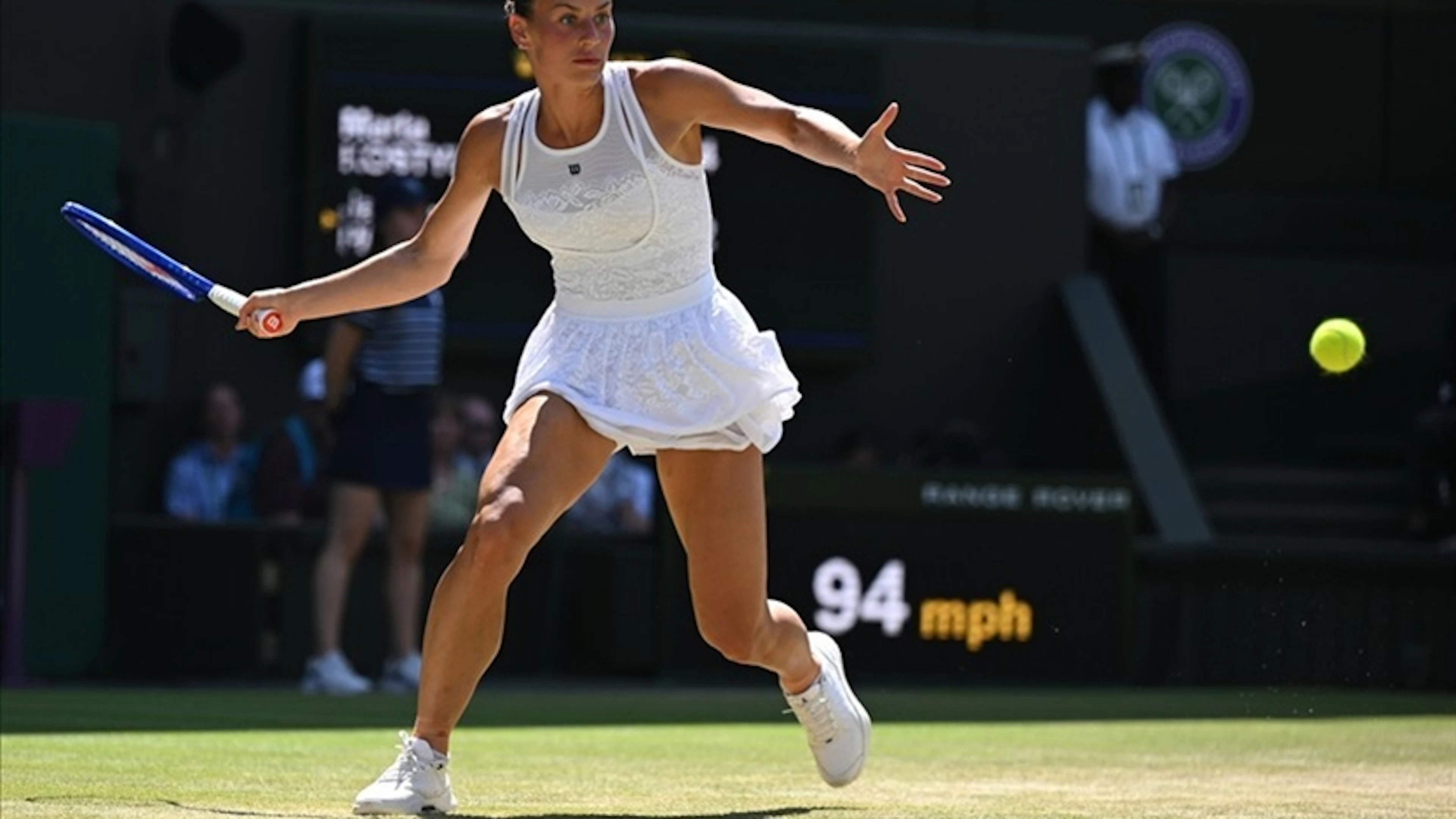 Kostyuk fa fuori Jasmine Paolini in soli due set. Sfiderà Noskova in semi