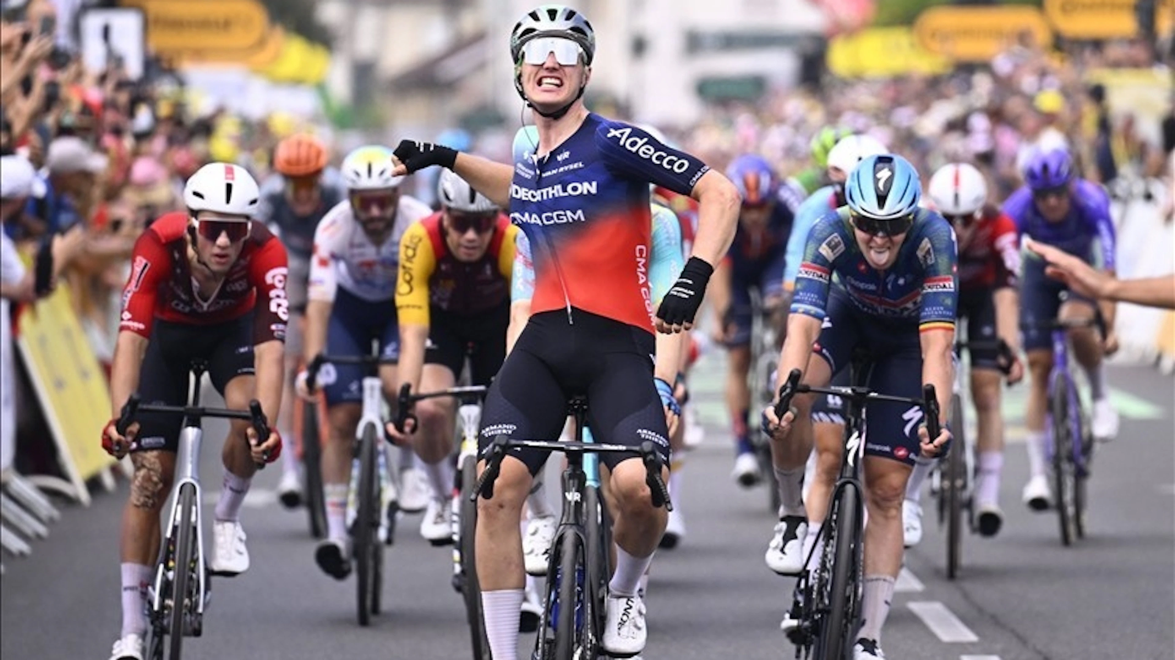 Kooij è il più veloce a Pau, sua la quinta tappa del Tour de France