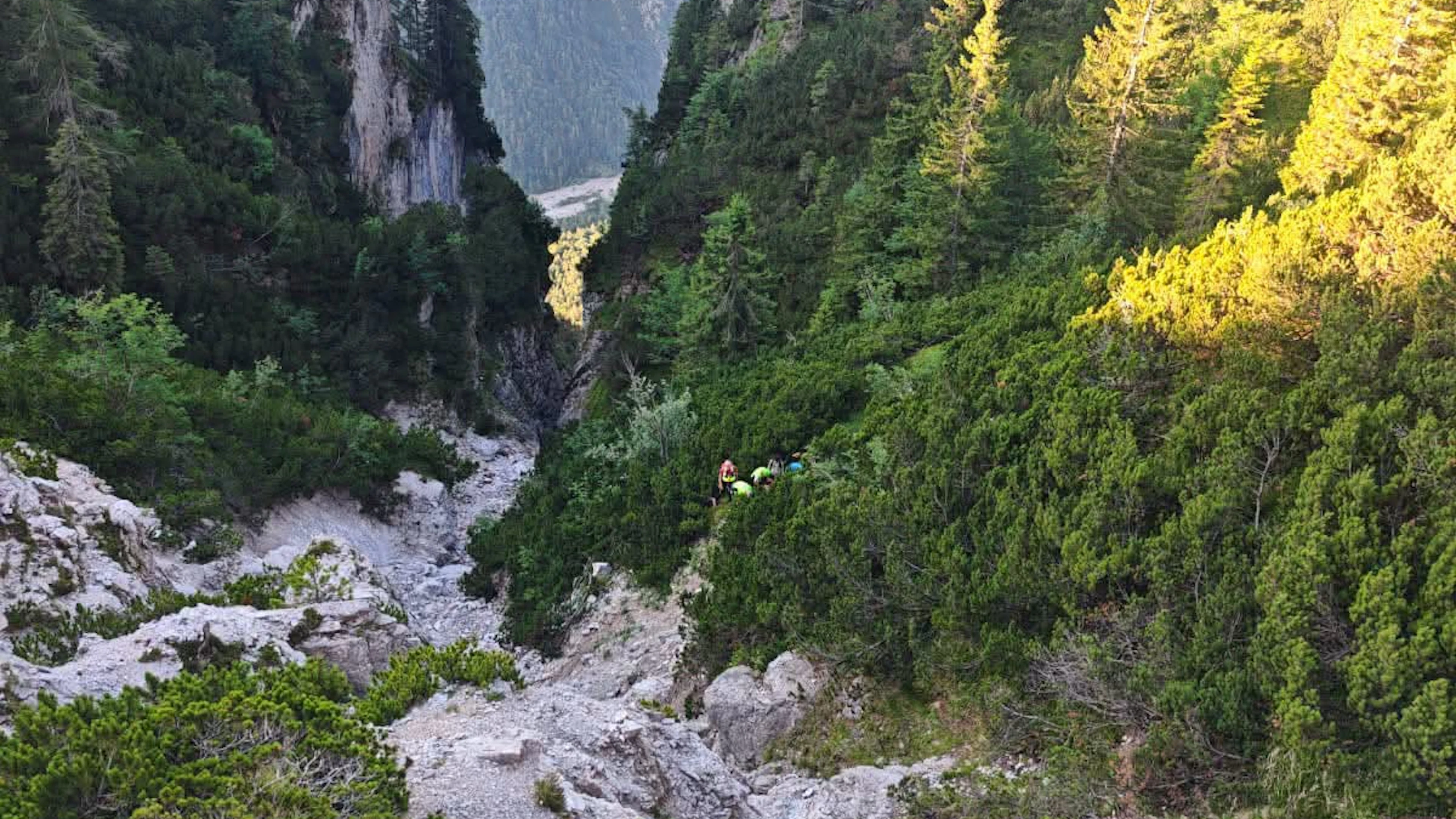 Paar aus Italien überlebt sechs Tage in der Wildnis