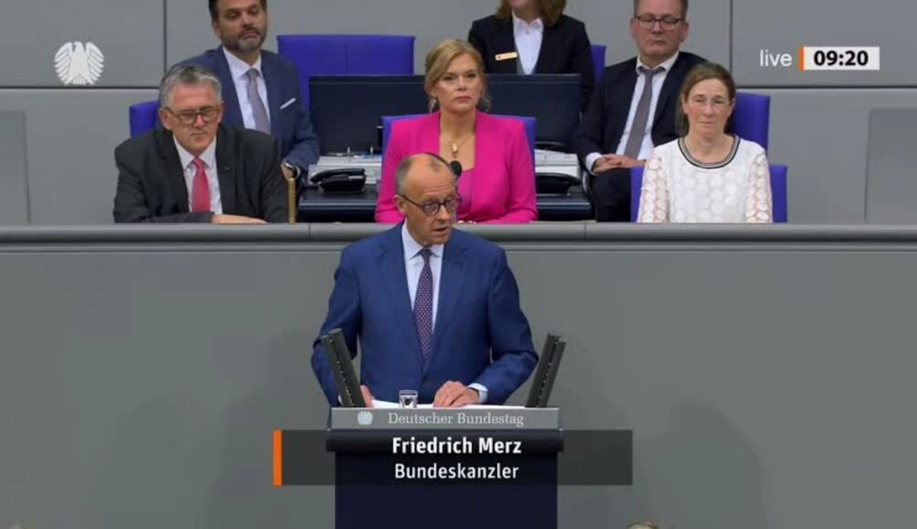 Hier fordert Merz die Grünen zum Beifall auf