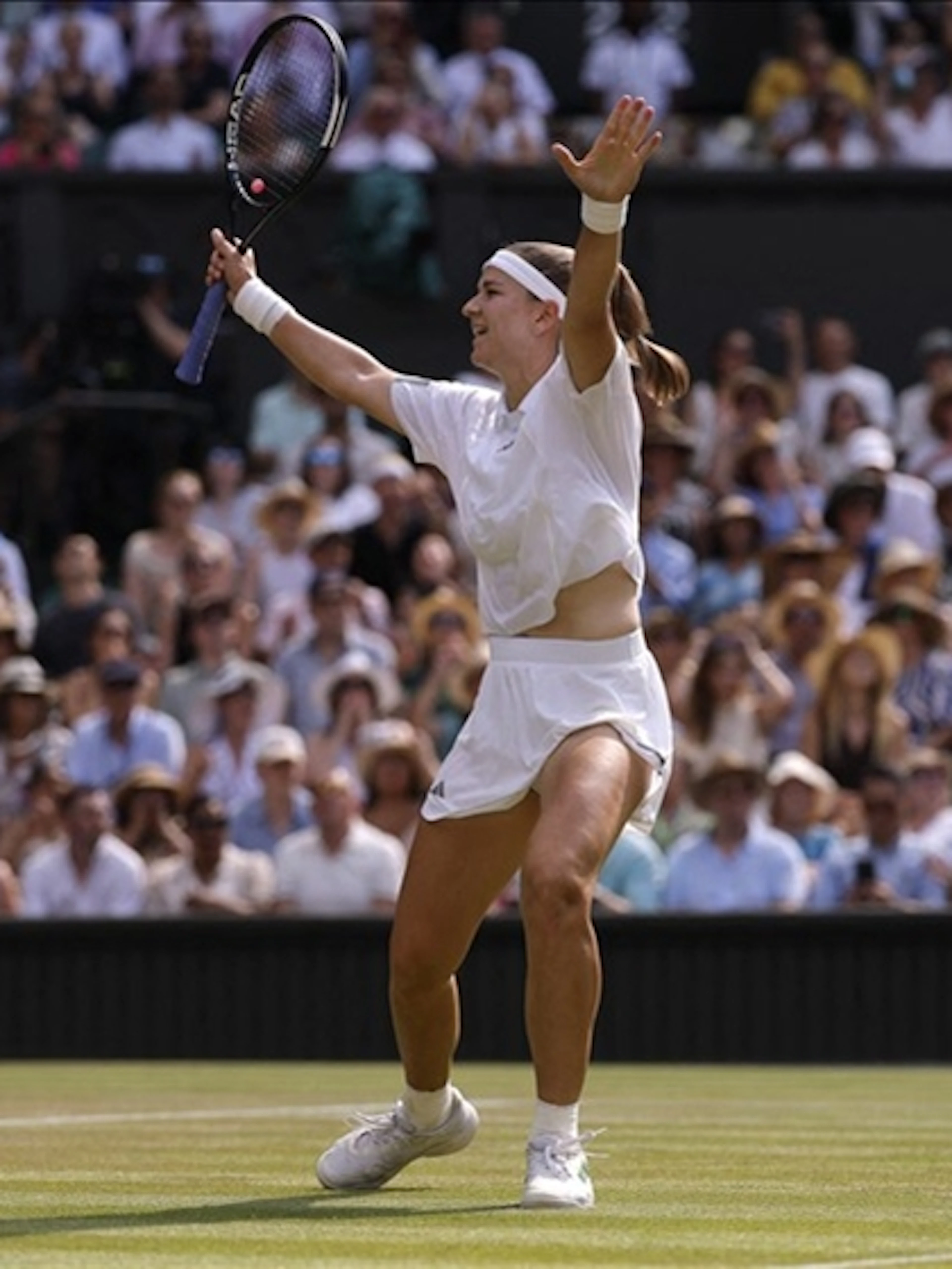 Muchova vince e vola in finale a Wimbledon
