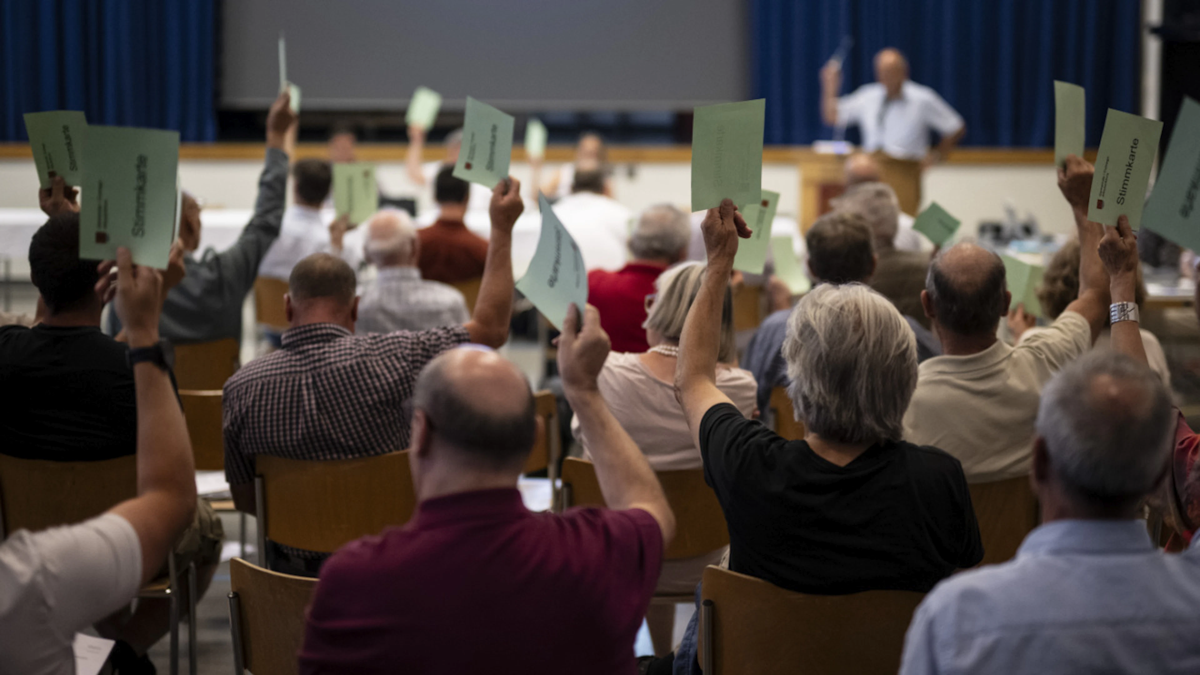 Un chiaro sì al credito per il trasferimento preventivo del villaggio di Brienz/Brinzauls. Il risultato dell'assemblea comunale di Albula/Alvra è stato netto: 41 i voti favorevoli, 3 i contrari.