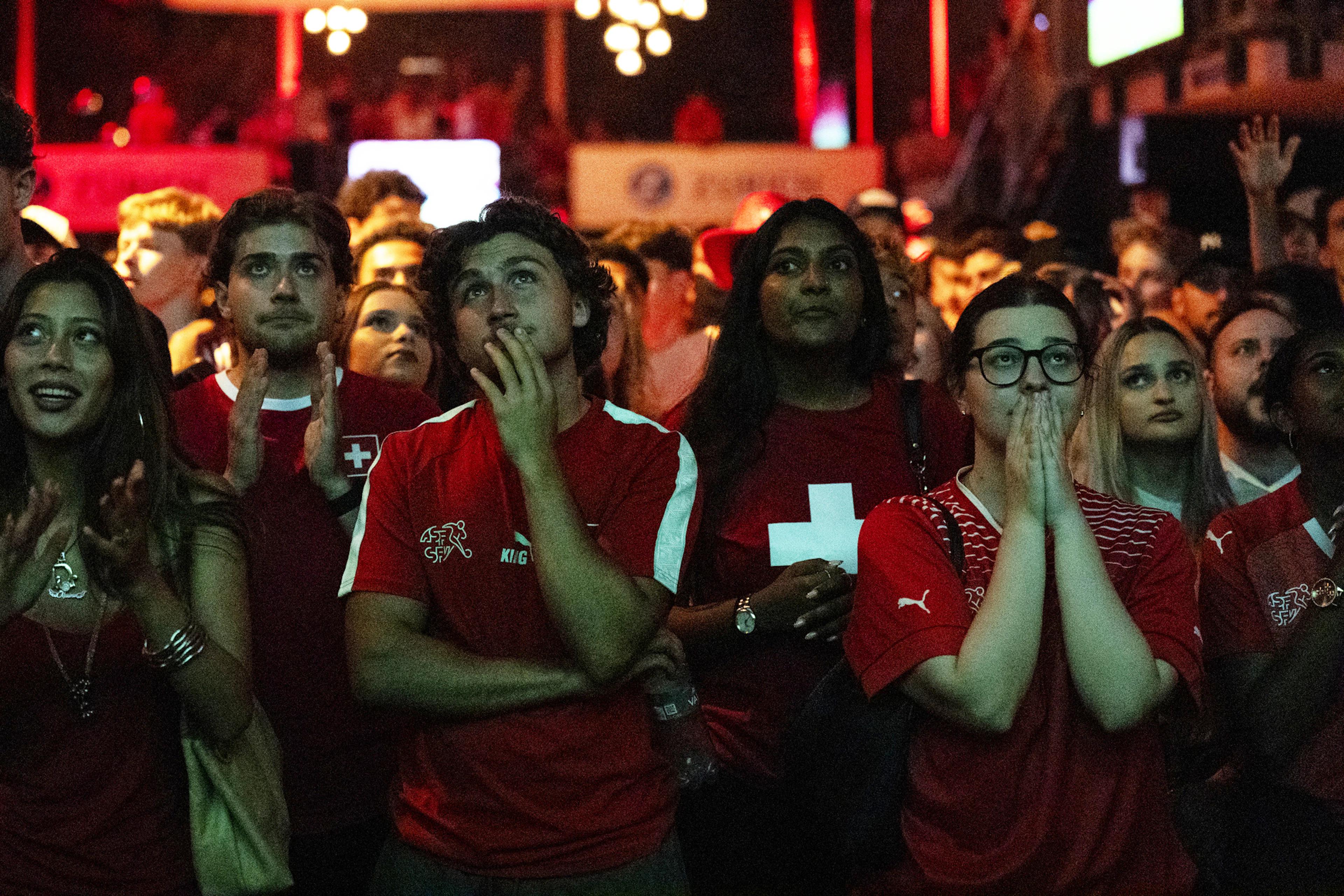 "It's especially hard to stay awake at this time of night": Swiss fans will have to get up early for the match against Argentina—or not even go to bed at all