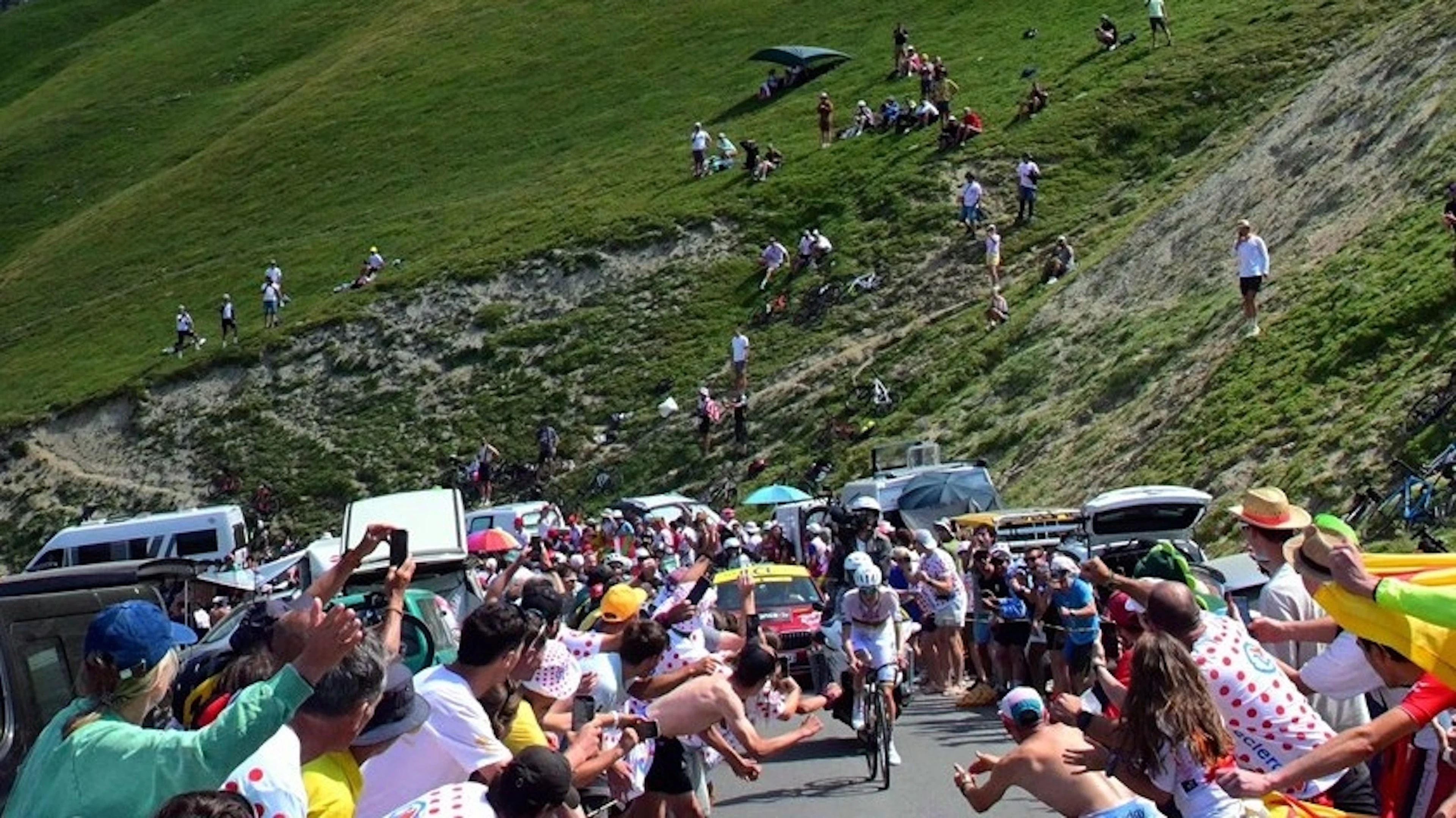 Vera e propria prova di forza di Pogacar alla sesta tappa del Tour de France