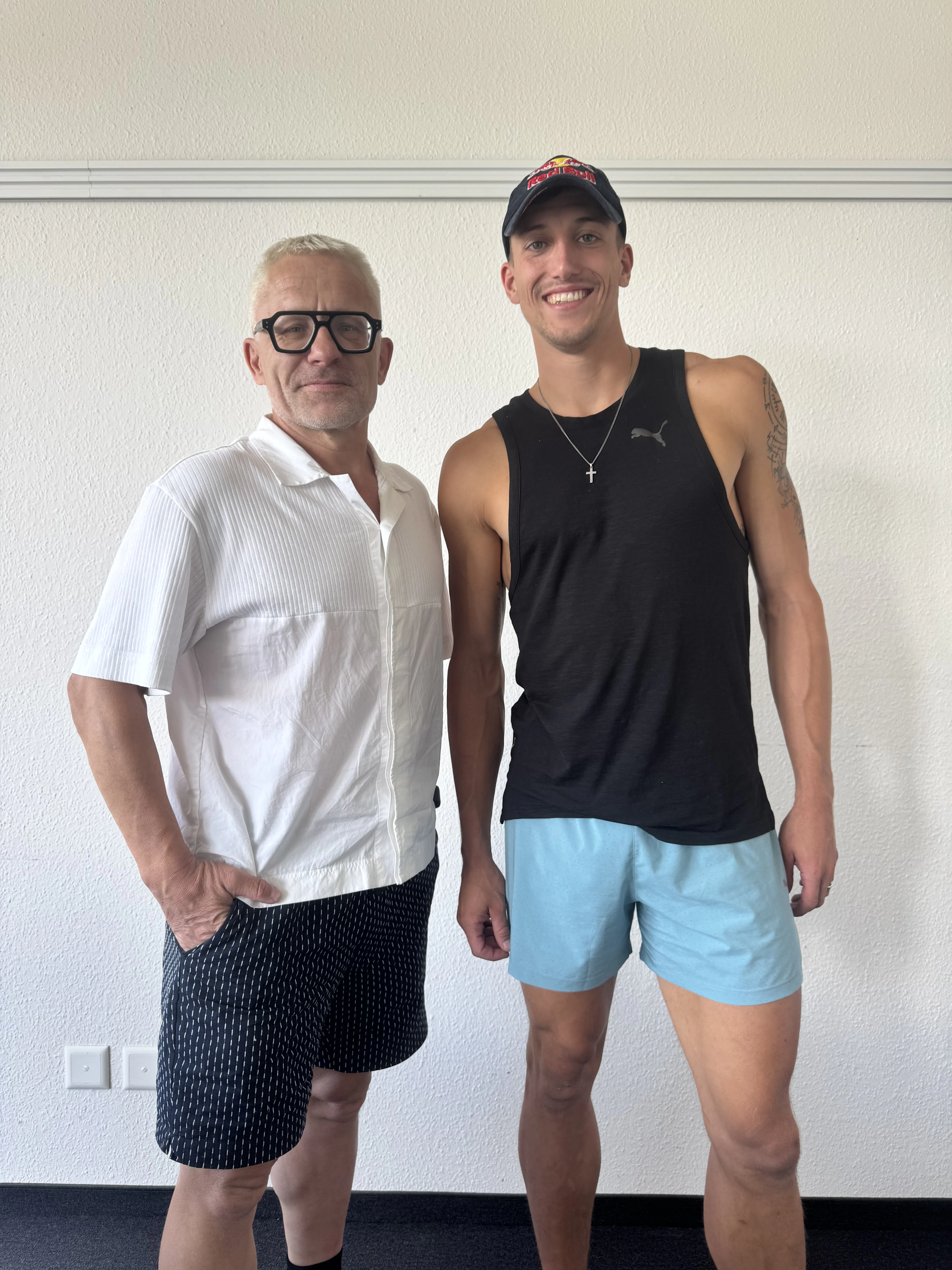 «Als Spitzensportler gehe ich immer wieder an meine Grenzen – und manchmal auch darüber hinaus:» blue News Redaktor Bruno Bötschi traf Zehnkämpfer Simon Ehammer im Sportleistungszentrum Appenzellerland in Teufen AR zum Interview.