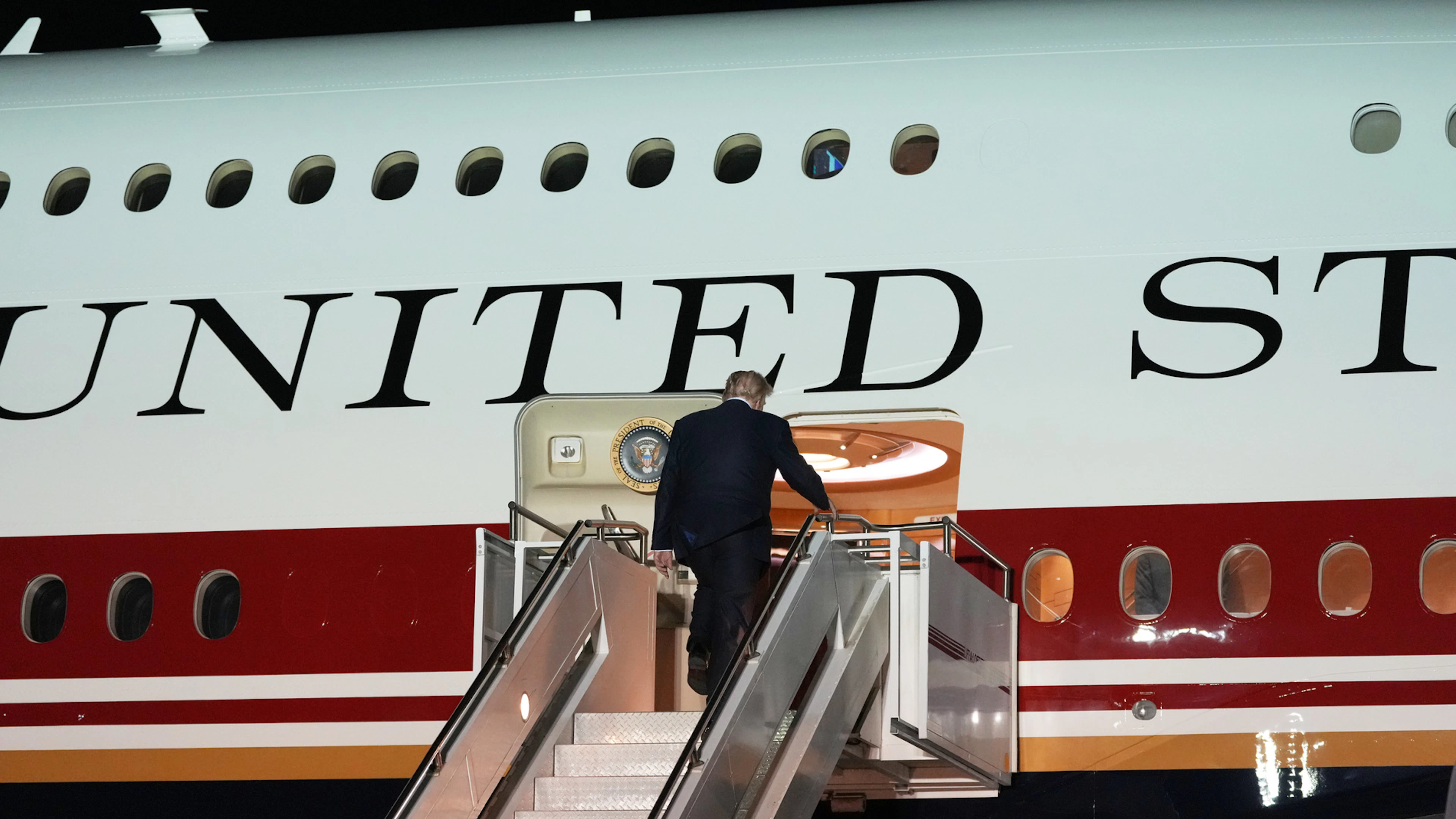 Warum fliegt Trump nicht mit der neuen Air Force One?