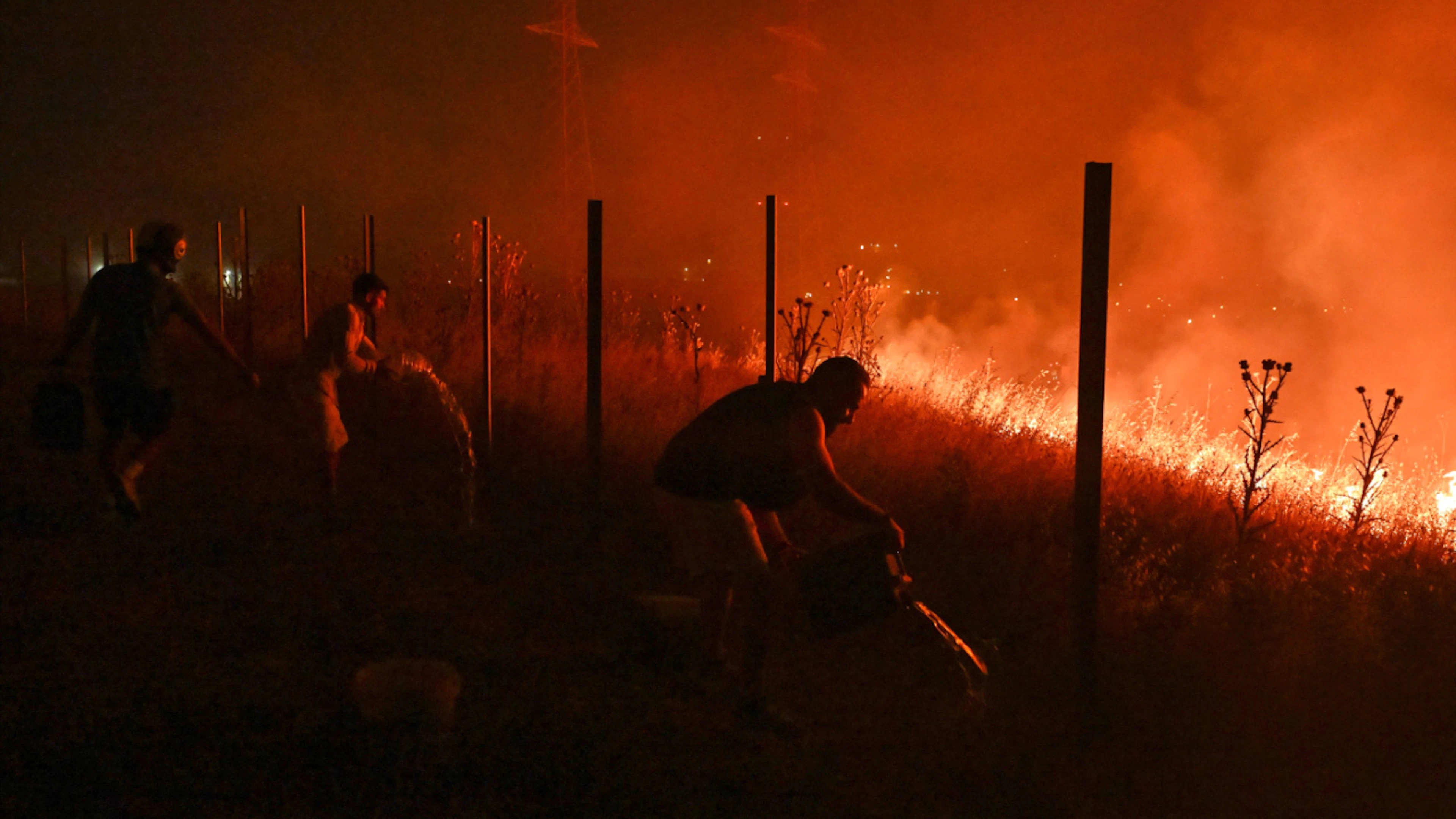 Bosco in fiamme in Andalusia, almeno 12 morti. Alcune vittime trovate all'interno delle auto