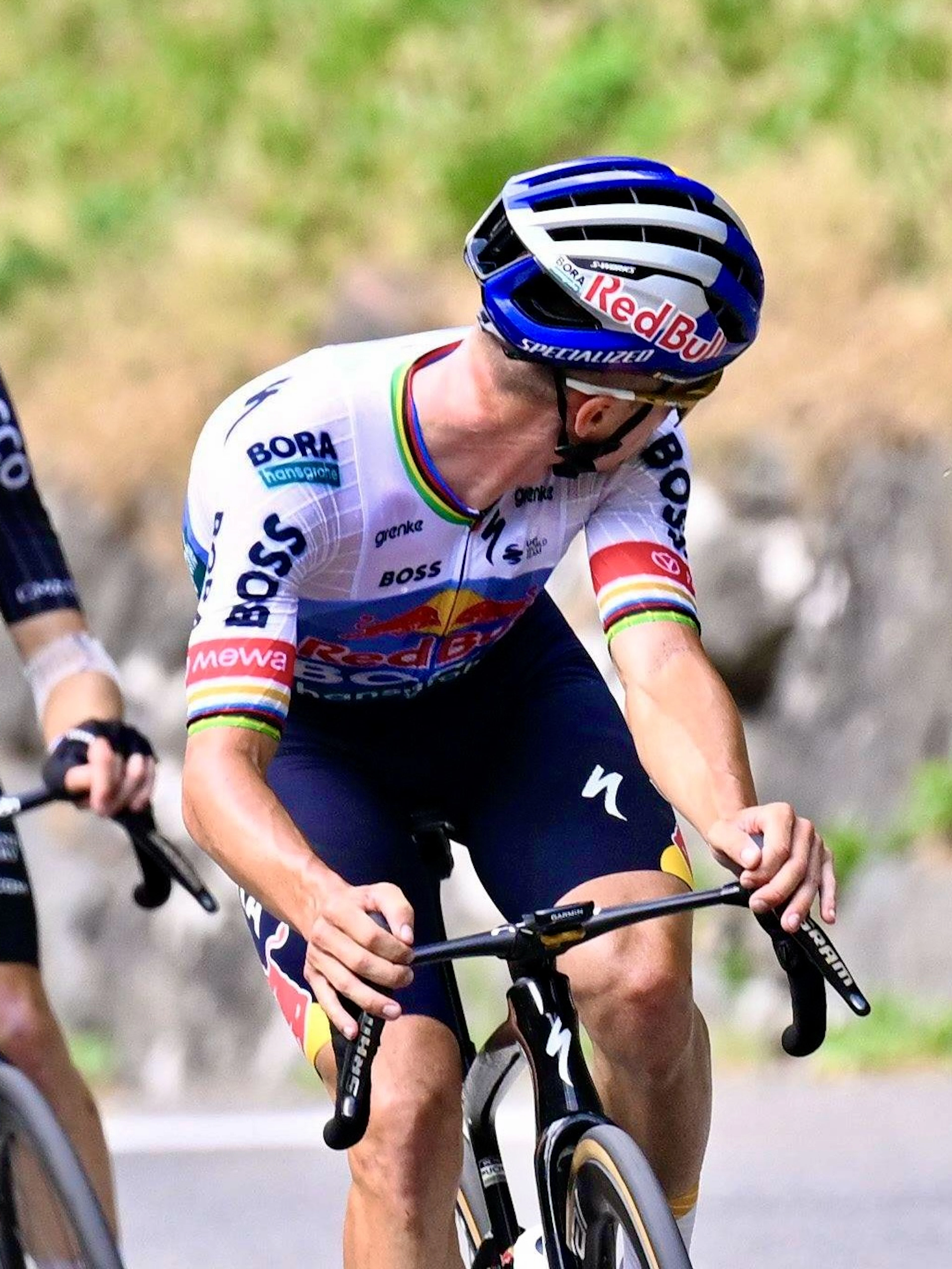 La colère d’Evenepoel, des vomissements, un record et une vilaine gamelle