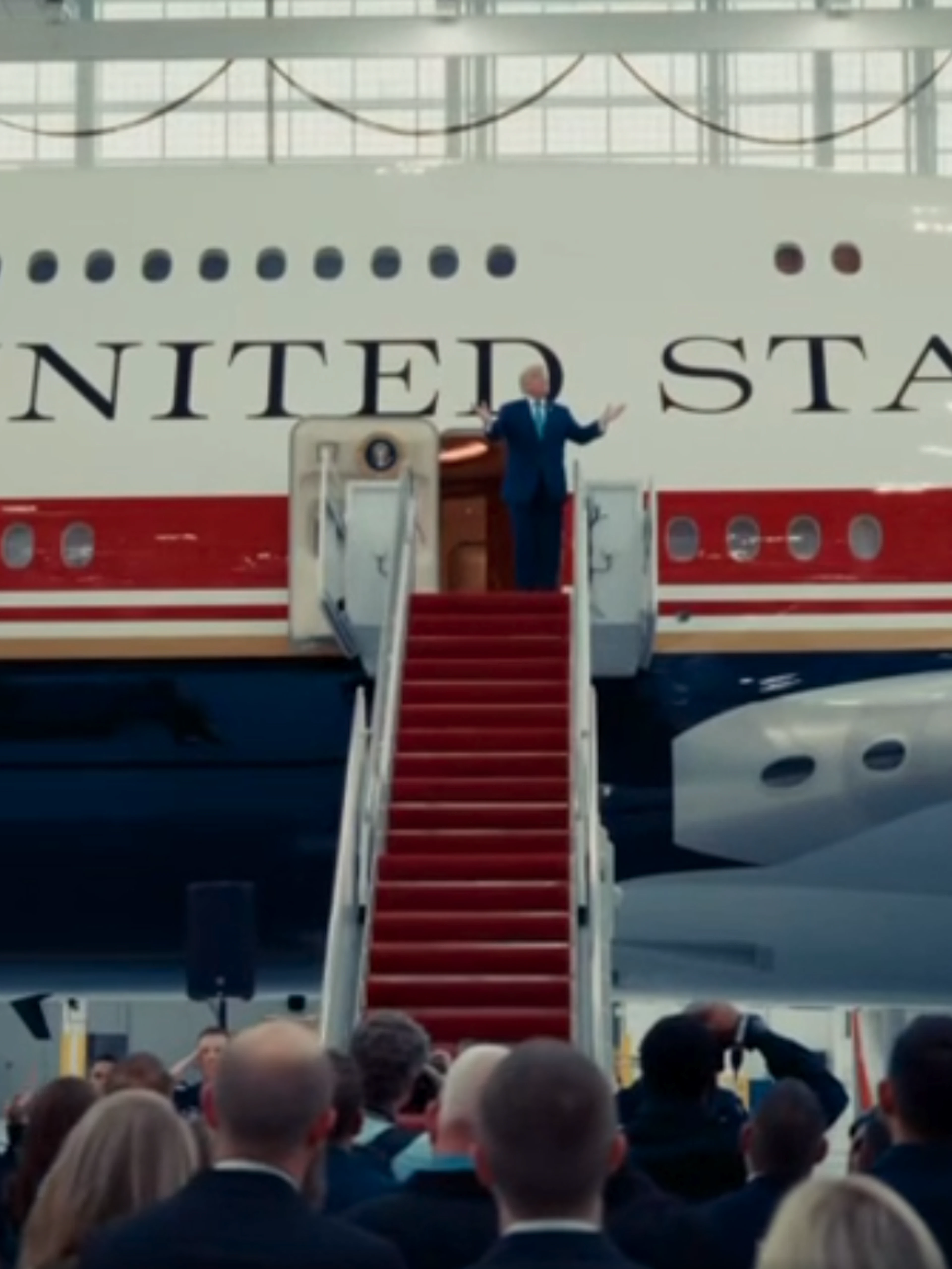 «Peinlich» – darum hat Trump spontan auf sein altes Flugzeug gewechselt