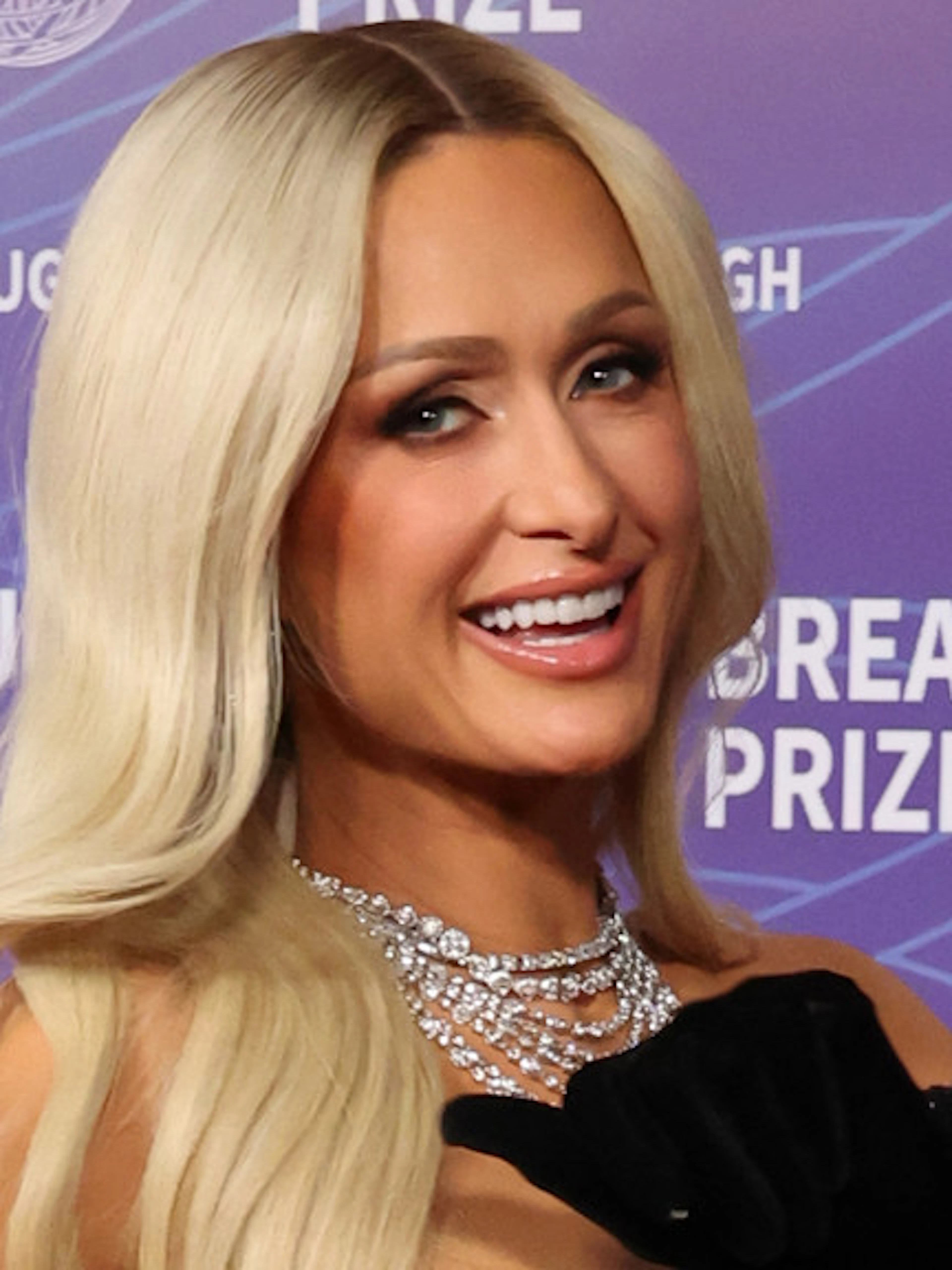 Paris Hilton reste traumatisée par l'internat où elle a été placée adolescente