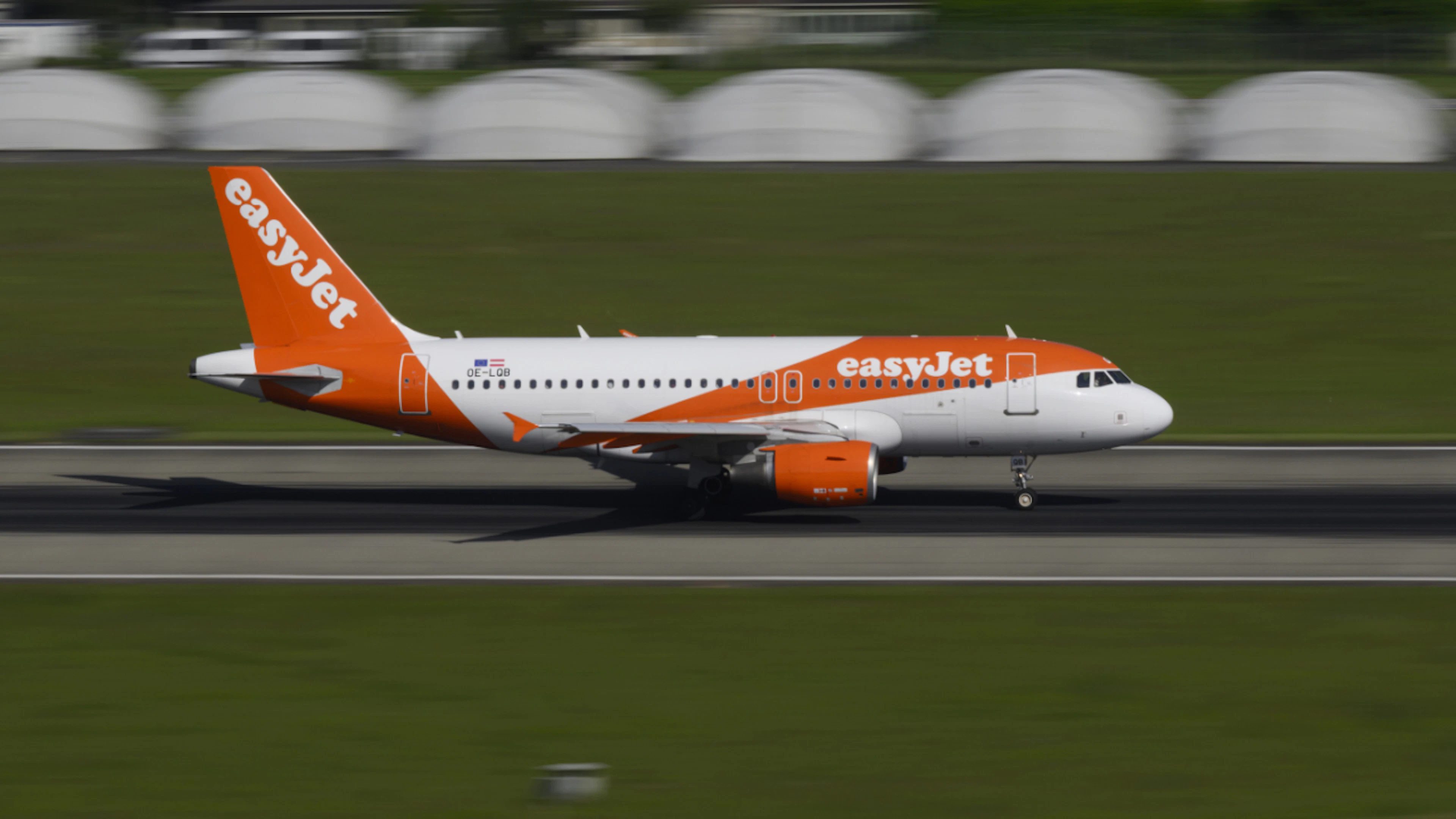 Im Übernahmepoker um Easyjet hat der US-Finanzinvestor Apollo sein Interesse angemeldet. Apollo überbietet dabei den von der US-Investmentgesellschaft Castlelake gebotenen Kaufpreis.(Archivbild)