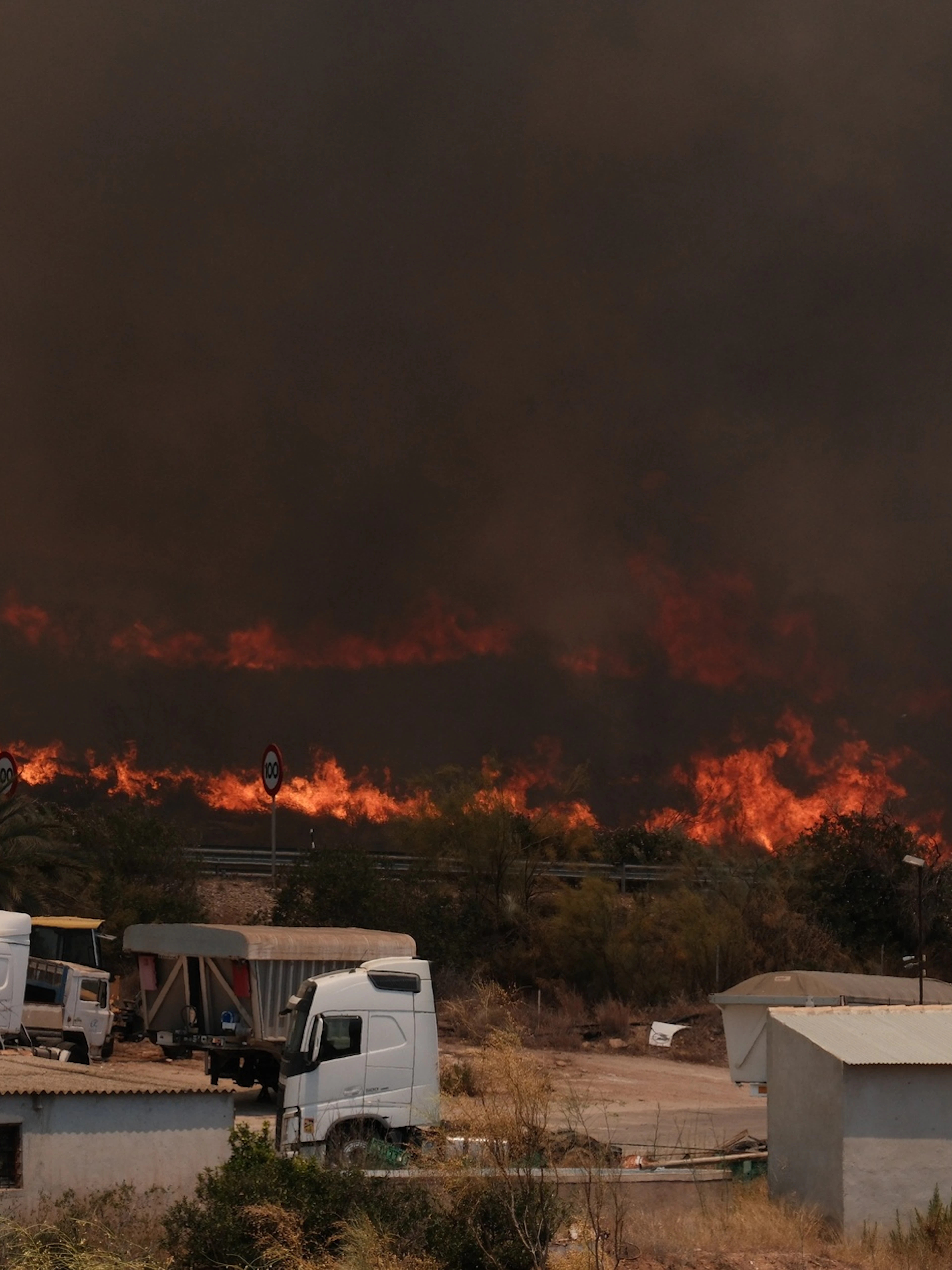 L'inferno si scatena in Andalusia, almeno 12 morti intrappolati dalle fiamme