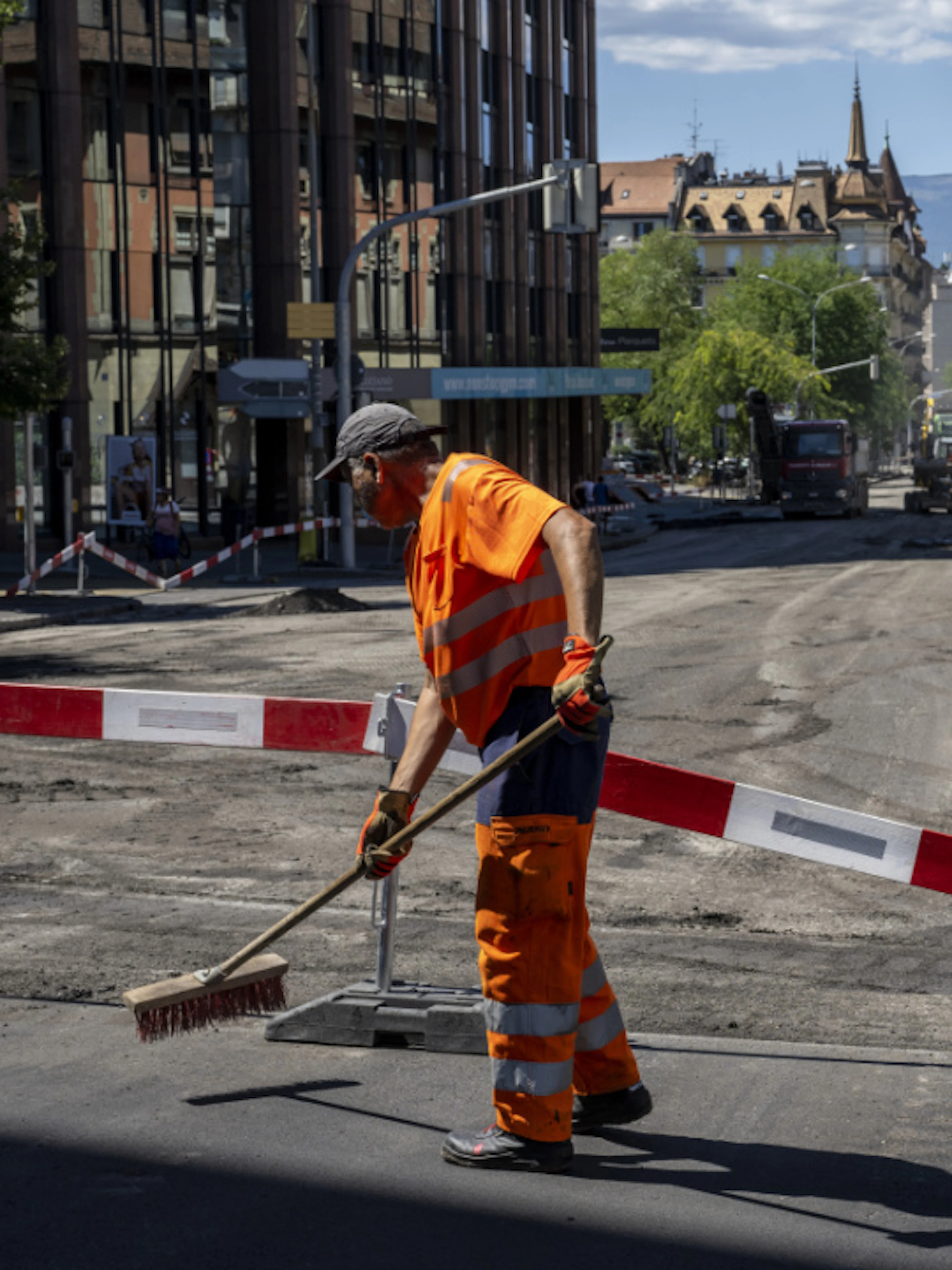 Travail extérieur et au soleil banni après 13h00 dès lundi à Genève