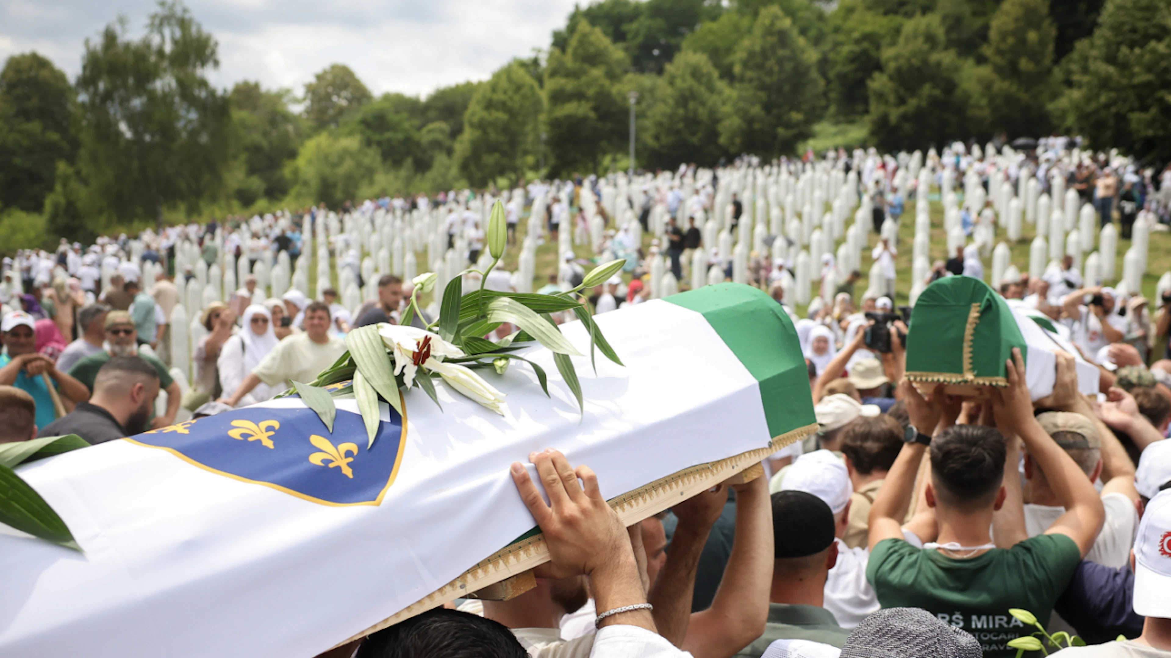 Migliaia a Srebrenica a 31 anni dal genocidio, sepolte 10 vittime