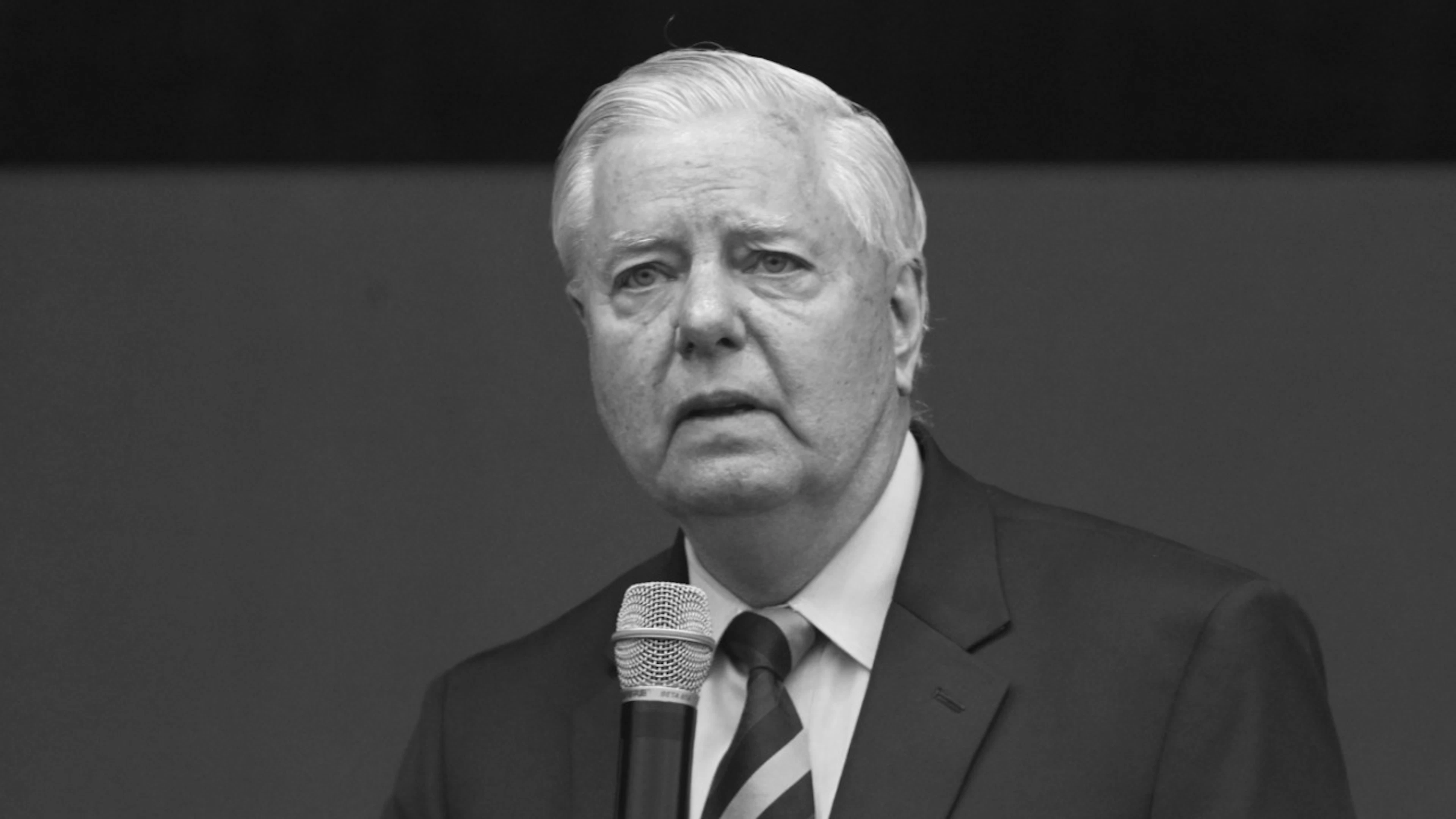 ARCHIV – Der US-amerikanische Senator Lindsey Graham ist überraschend gestorben. Foto: Felix Hörhager/dpa